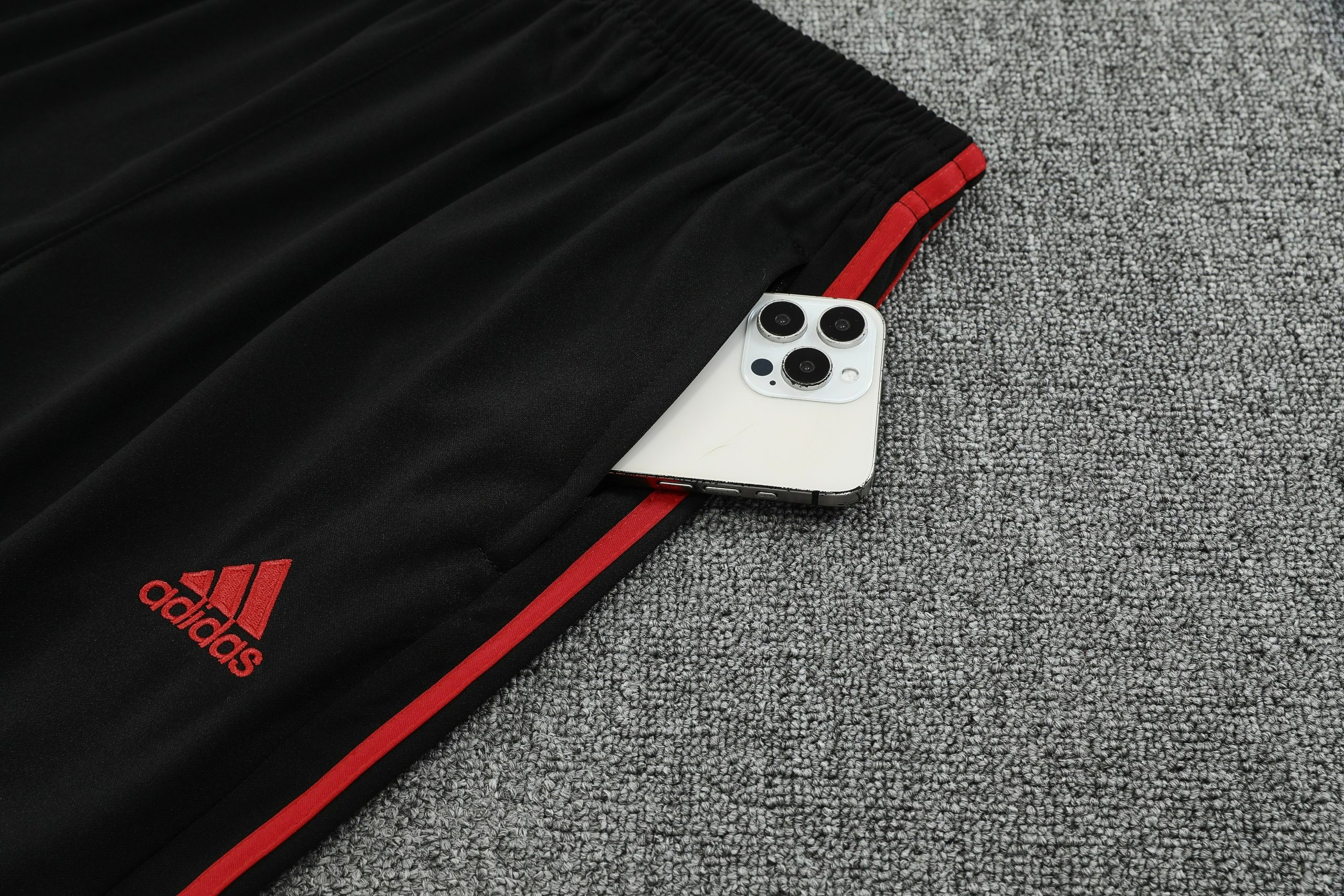 Bayern Munich UPB Training Kit (Sweatshirt+Pants) White 2025/26 - Image 3