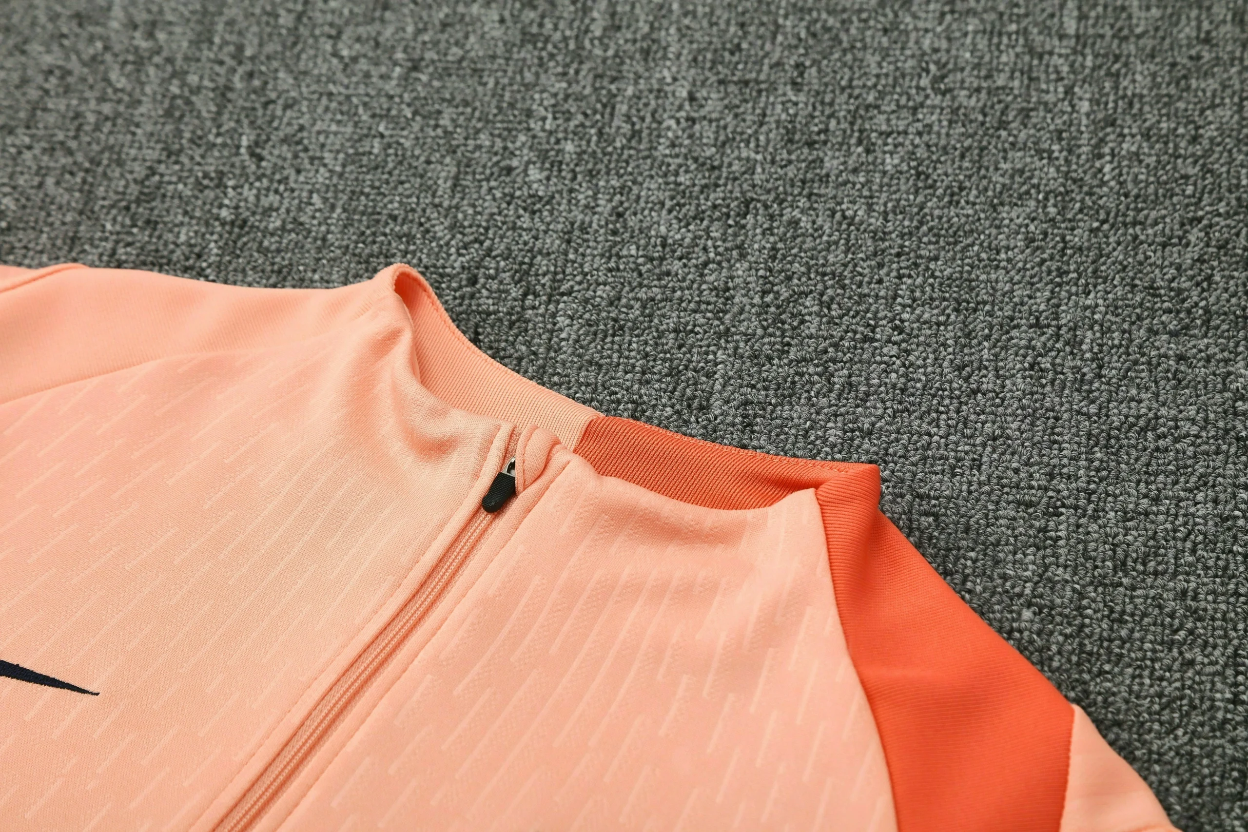 Barcelona Training Kit (Sweatshirt+Pants) Pink 2025/26 - Player Version - Image 5