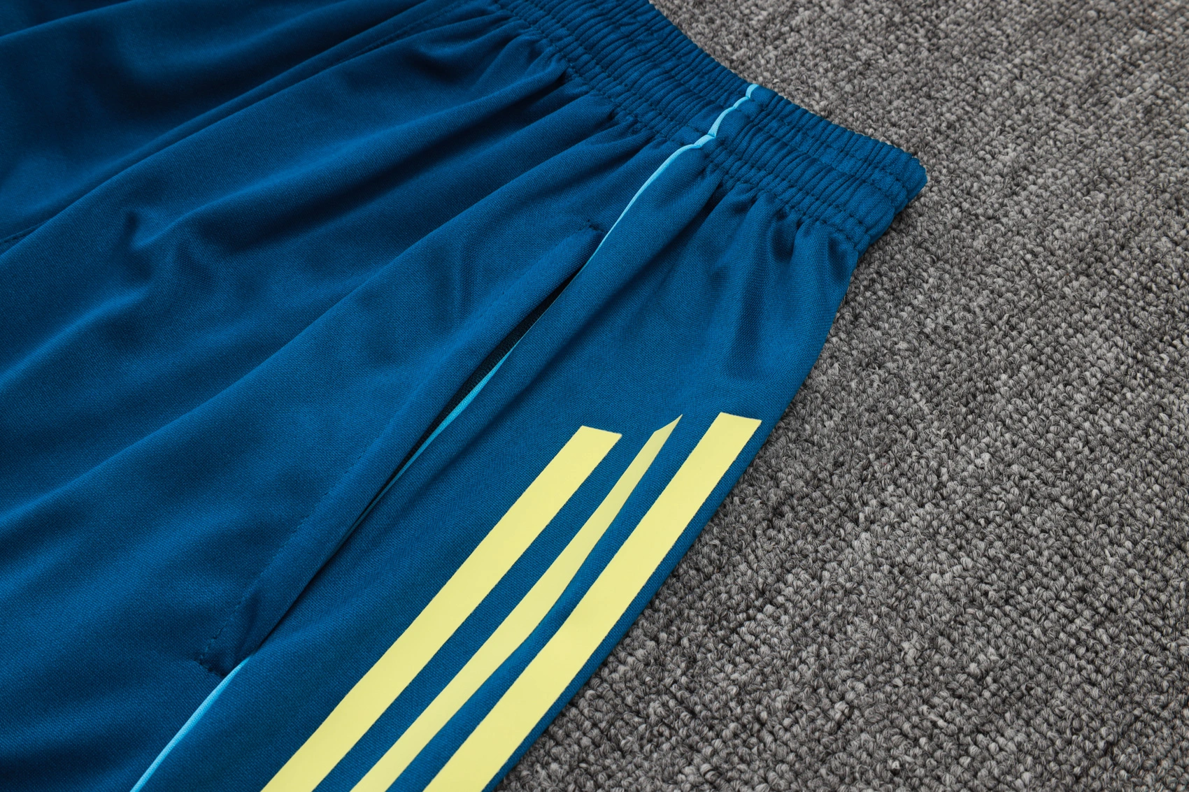 Juventus Sleeveless Training Kit Blue 2025/26 - Image 4