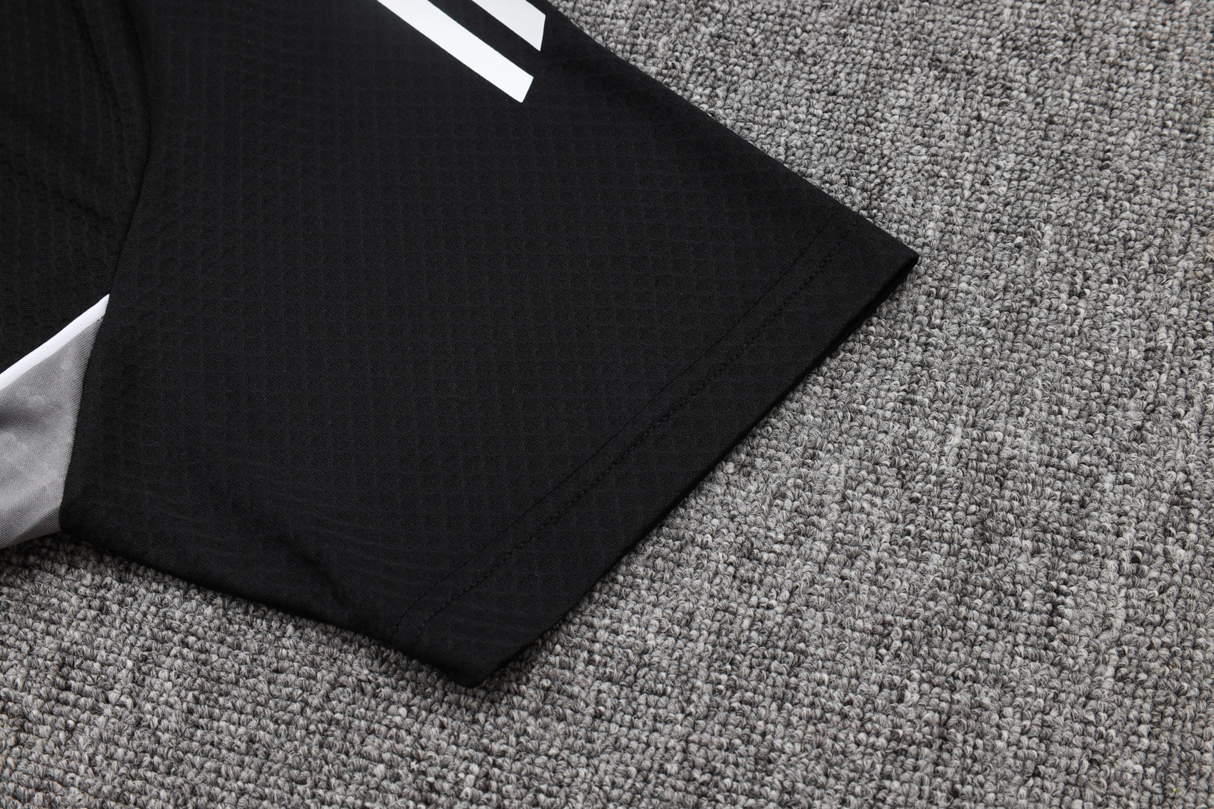 Arsenal Training Kit (Polo+Pants) Black 2025/26 - Image 3