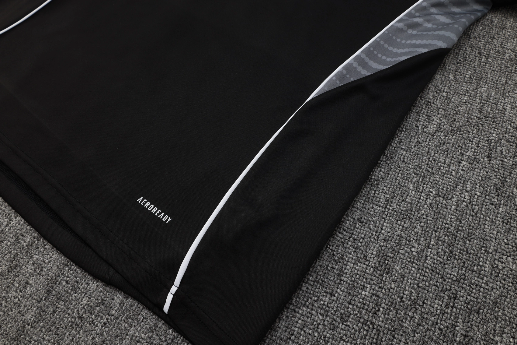 Real Madrid Training Kit (Sweatshirt+Pants) Black 2025/26 - Image 3