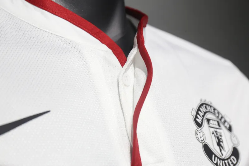 Manchester United Retro Away Football Jersey Shirt 2012/13 - Image 5