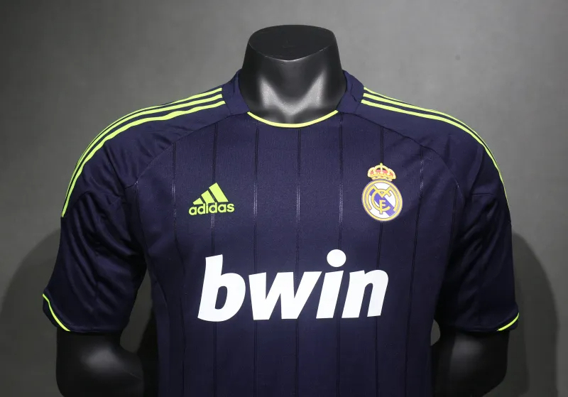 Real Madrid Retro Jersey Away Soccer Shirt 2012/13 - Image 3