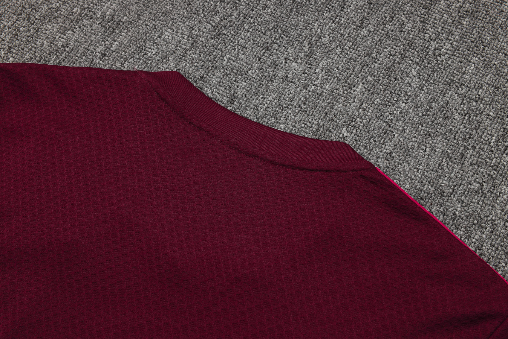 Bayern Munich Training Jersey Kit Red 2025/26 - Image 4