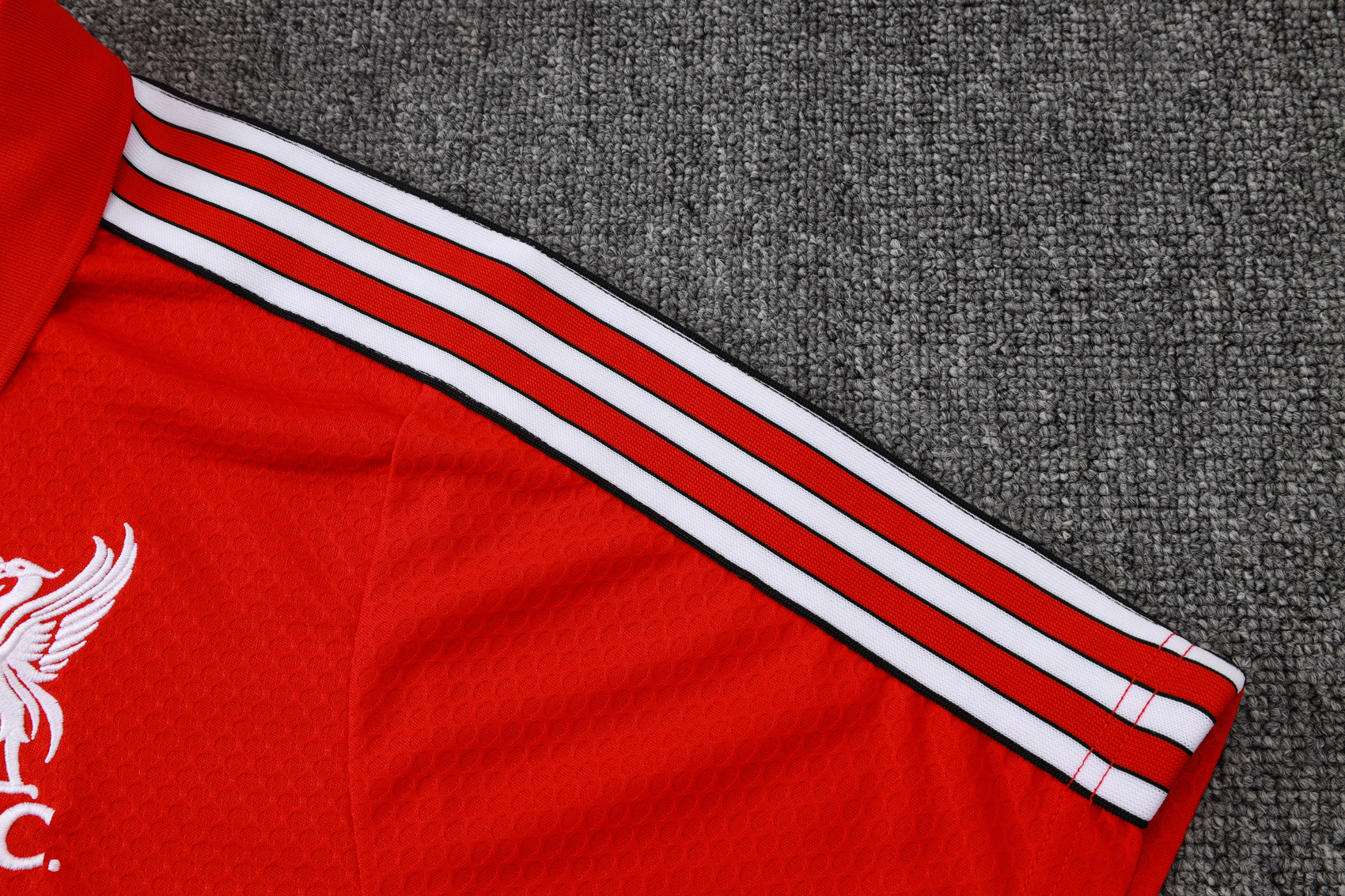 Liverpool Training Kit (Polo+Pants) Red 2025/26 - Image 3