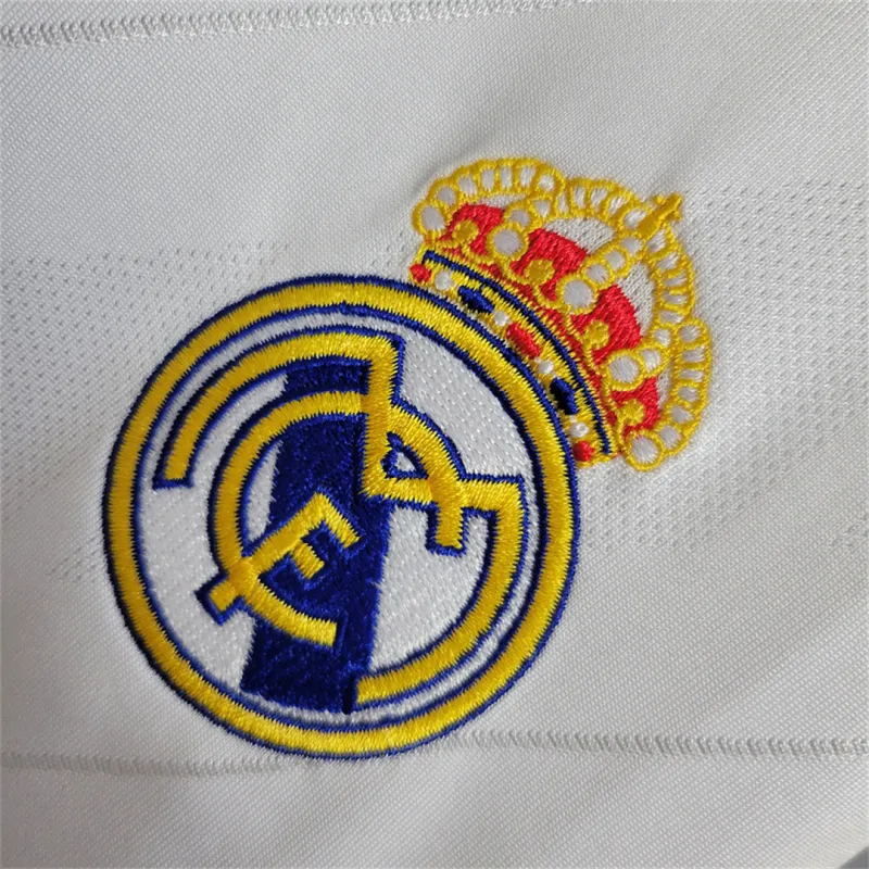 Real Madrid Retro Jersey Home Long Sleeve Custom Soccer Shirt 2017/18 - Image 5