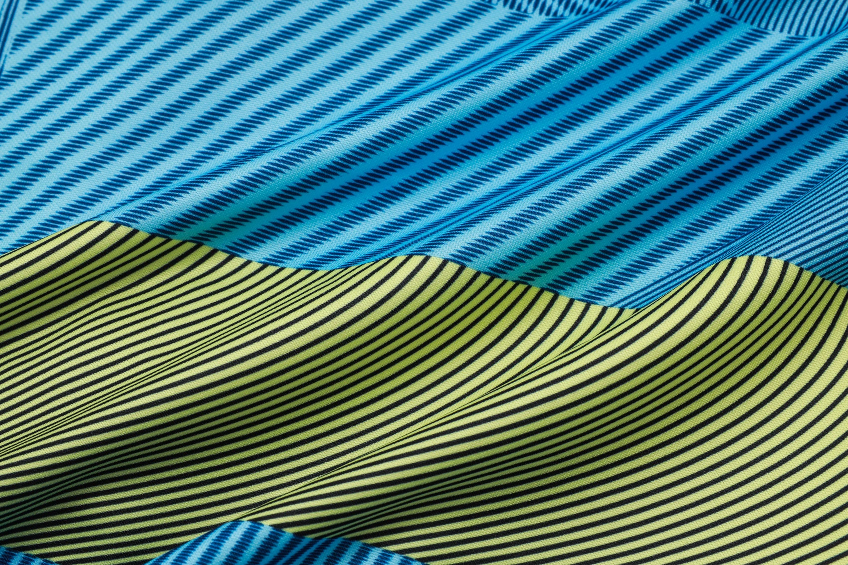 Real Madrid Training Kit (Jacket+Pants) Green 2025/26 - Image 3