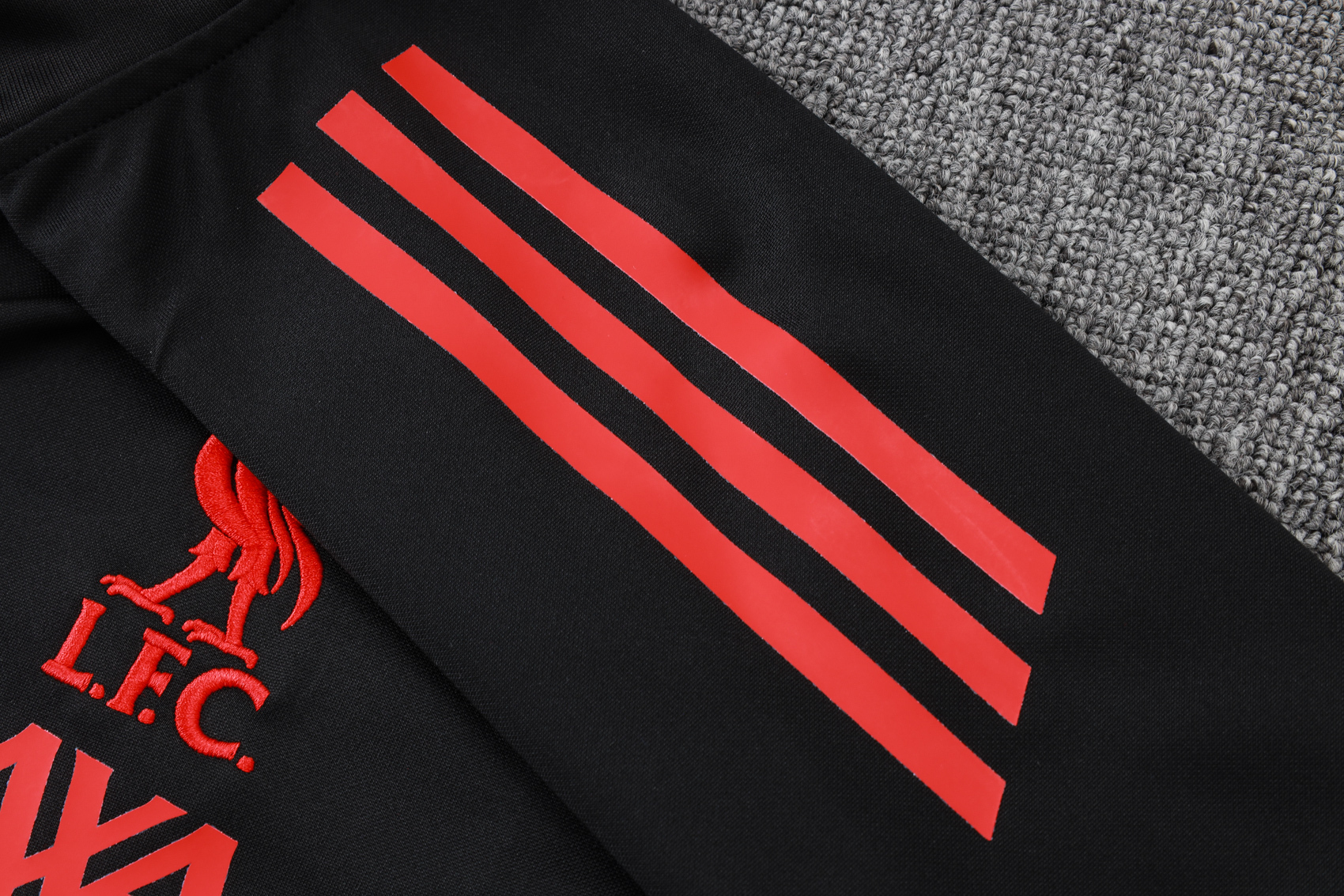 Liverpool Training Kit (Jacket+Pants) Black 2025/26 - Image 5