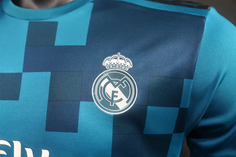 Real Madrid Retro Jersey Third Away Soccer Shirt 2017/18 - Image 5