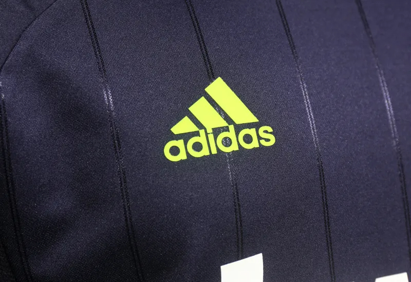 Real Madrid Retro Jersey Away Soccer Shirt 2012/13 - Image 4