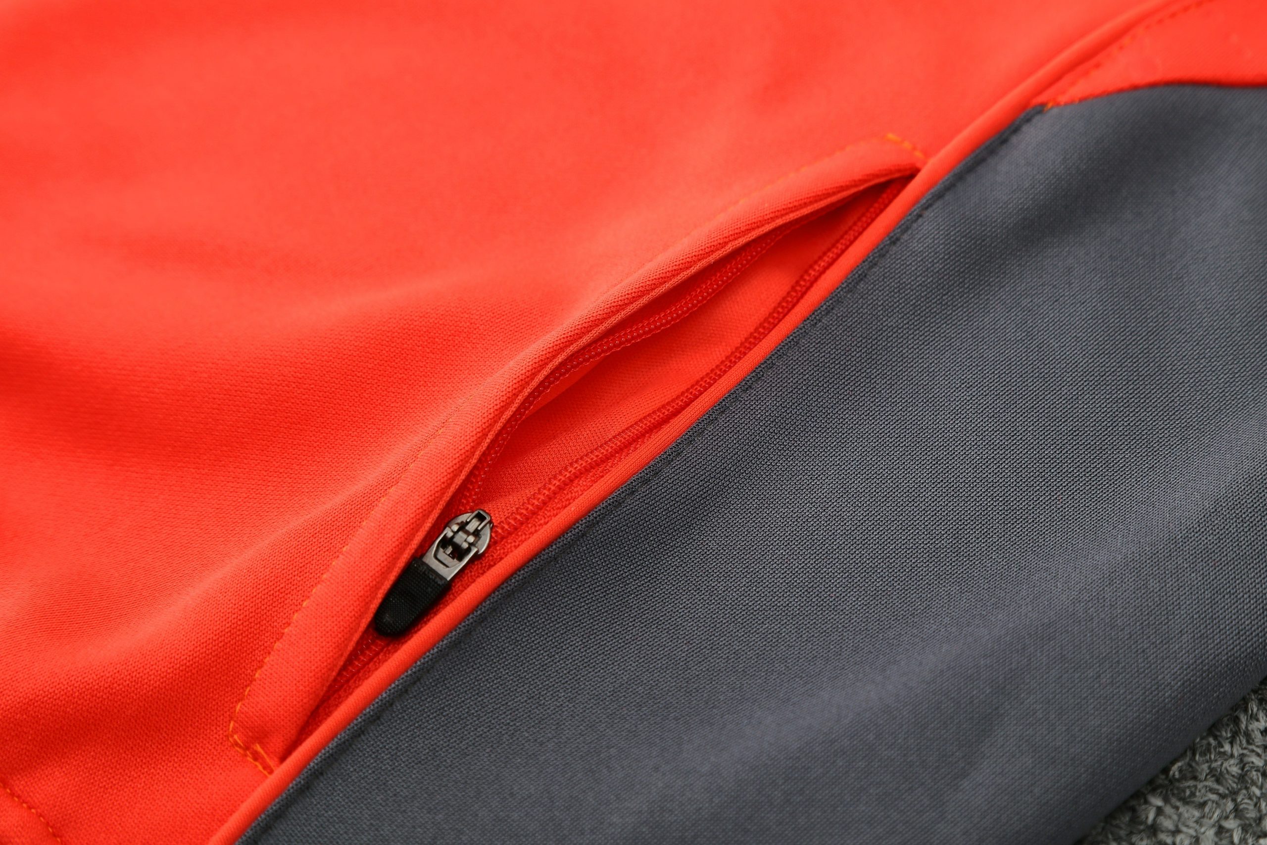 Bayern Munich Training Kit (Jacket+Pants) Orange 2025/26 - Image 3