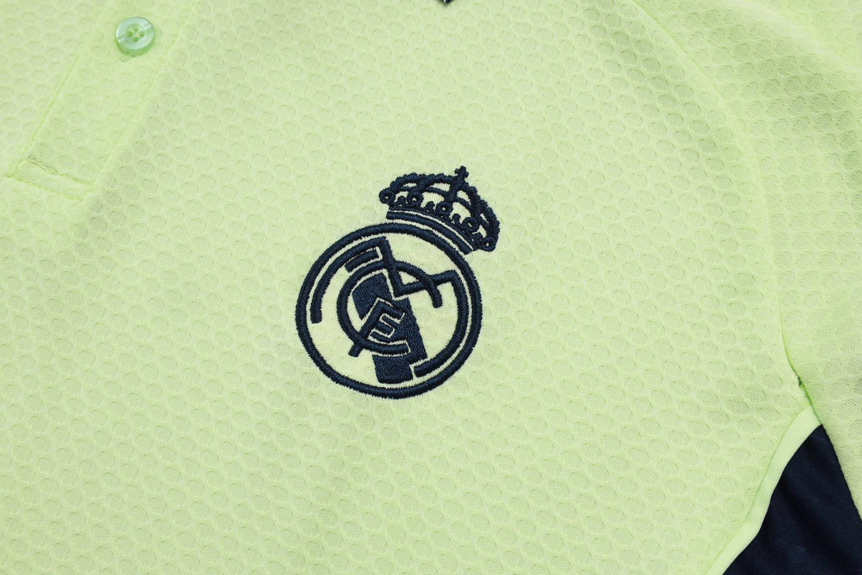 Real Madrid Training Kit (Polo+Pants) Green 2025/26 - Image 6