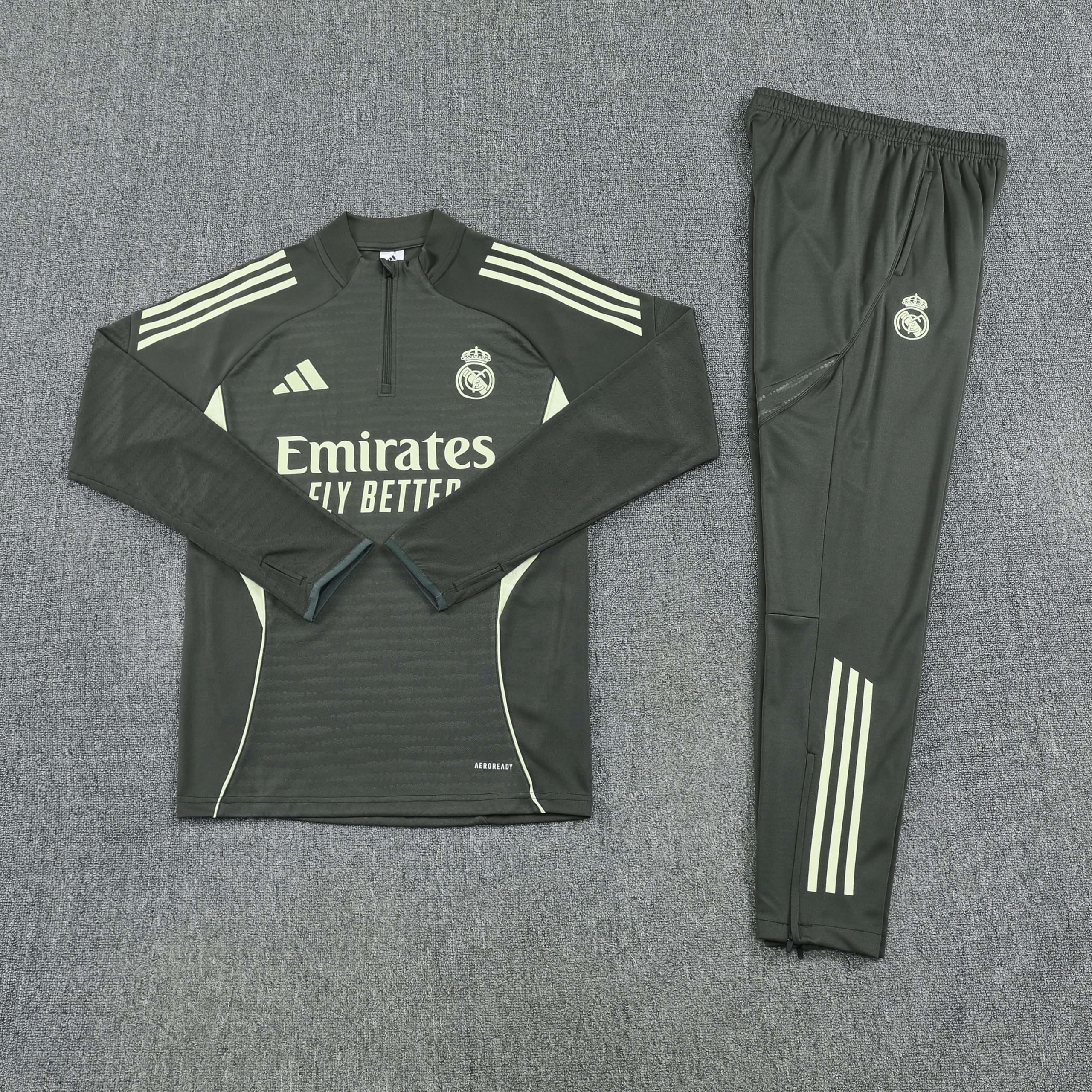 Real Madrid Training Kit (Sweatshirt+Pants) 2025/26 - Player Version - Image 5