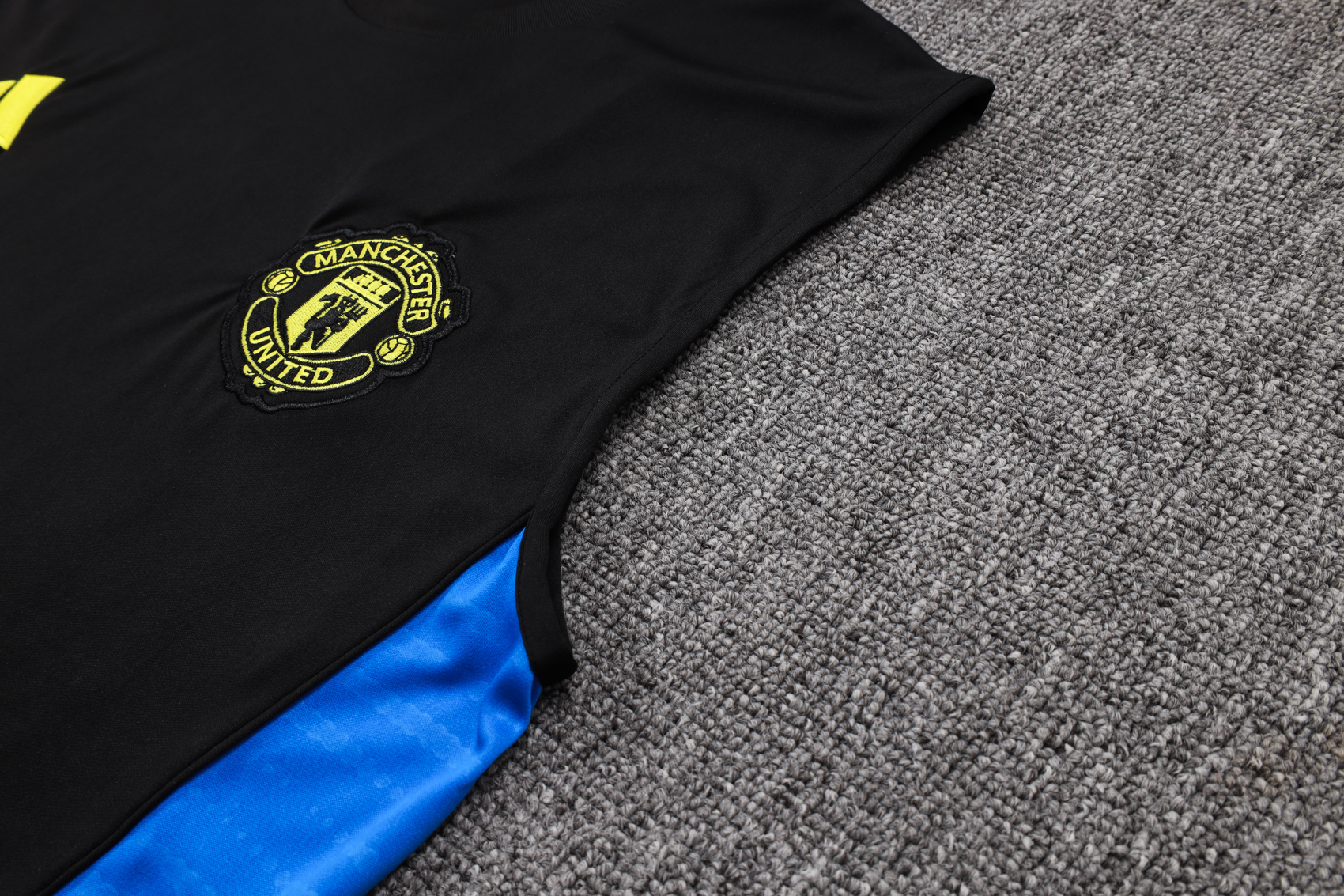 Manchester United Sleeveless Training Kit Black 2025/26 - Image 5