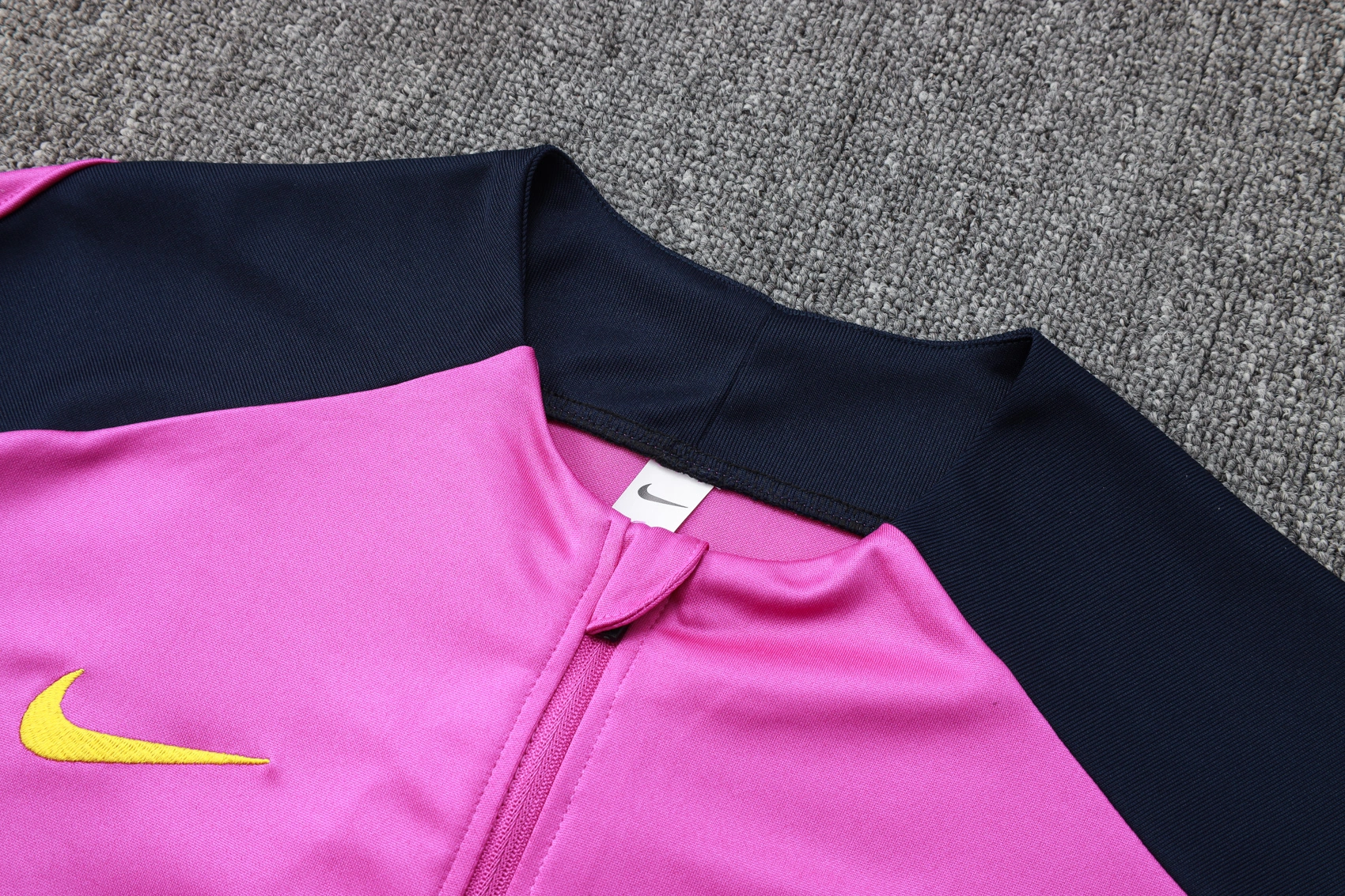 Barcelona Training Kit (Sweatshirt+Pants) Purple 2025/26 - Image 6