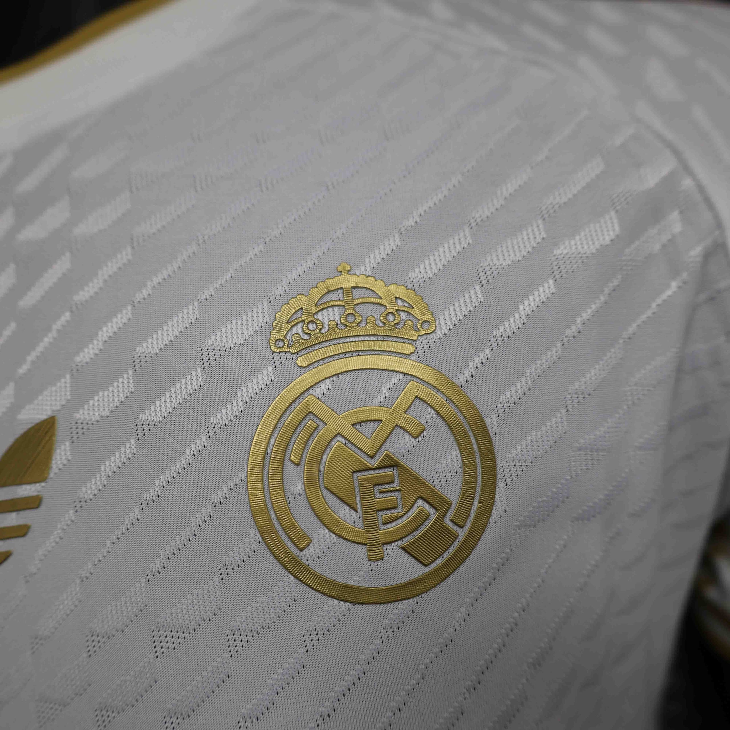 Real Madrid Soccer Jersey Golden Dragon White Special Edition Shirt 2024/25 - Image 5