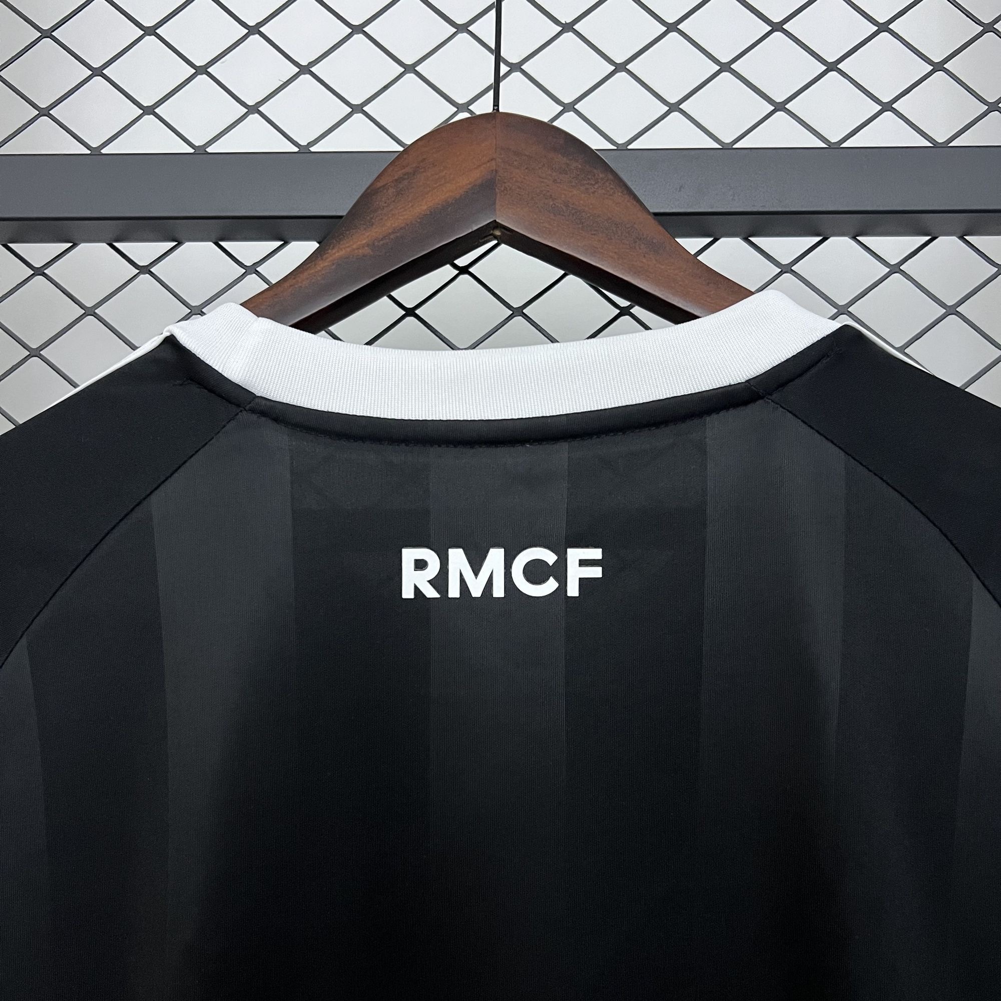 Real Madrid Football Jersey Black Goalkeeper Custom Shirt 2025/26 - Image 4