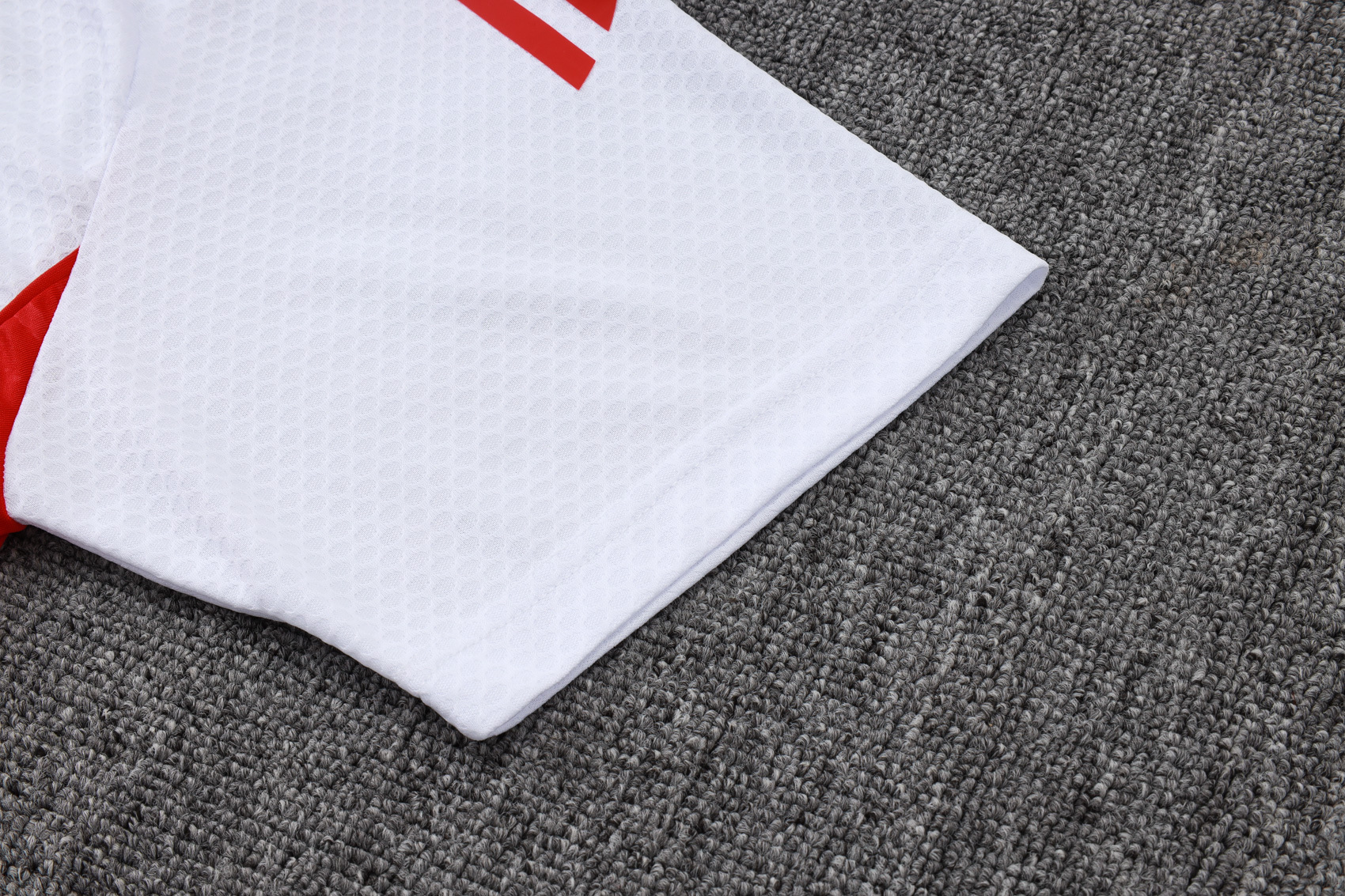 Bayern Munich Training Kit (Polo+Pants) White 2025/26 - Image 2