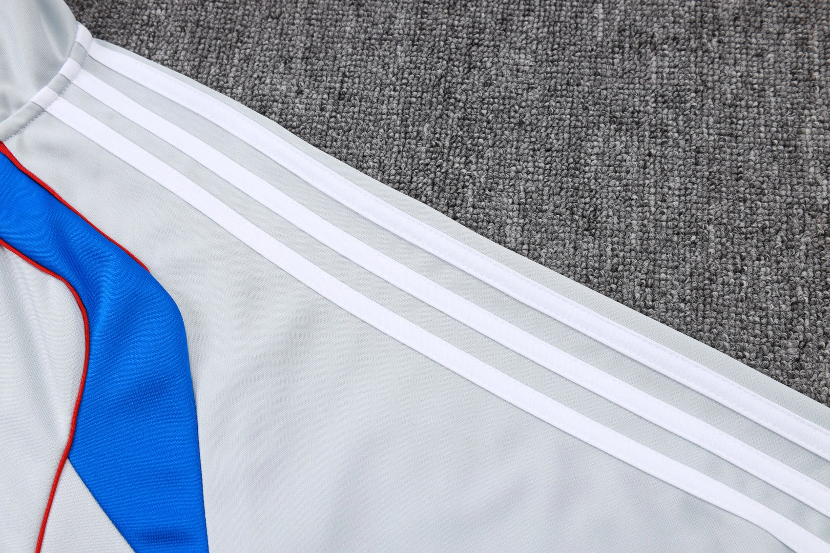 Arsenal Training Kit (Jacket+Pants) Light Grey 2025/26 - Image 4