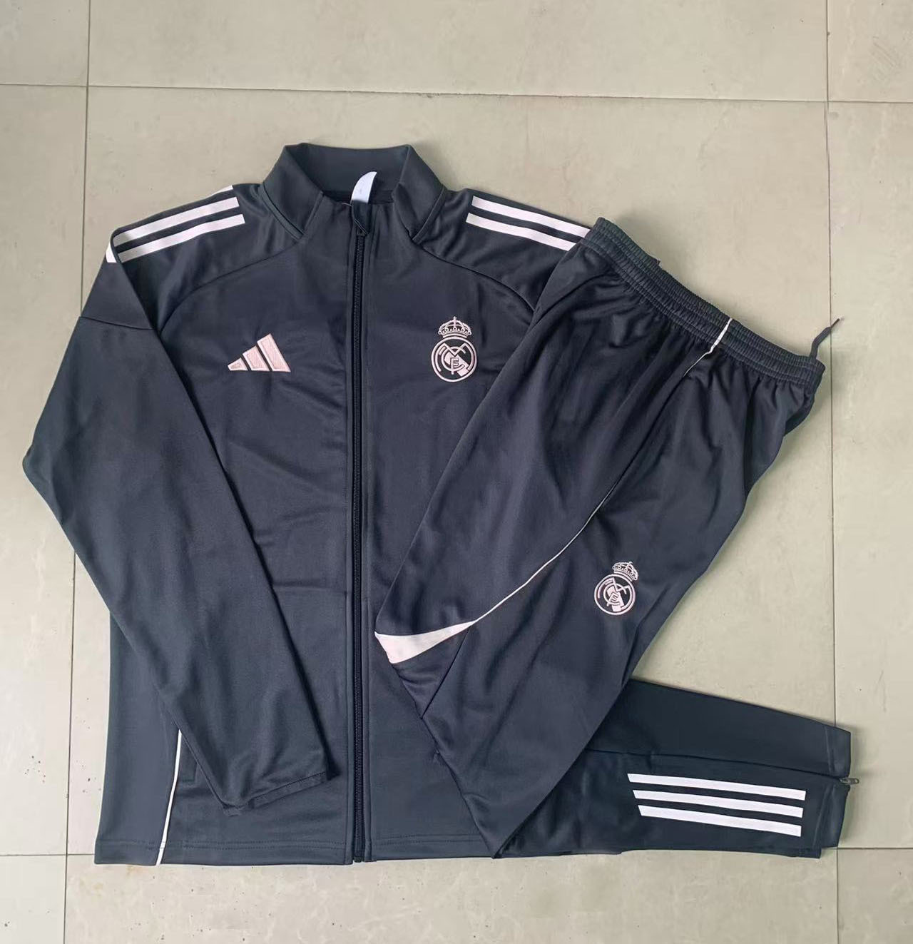 Kids Real Madrid Training Kit (Jacket+Pants) Deep Grey 2025/26 - Image 2