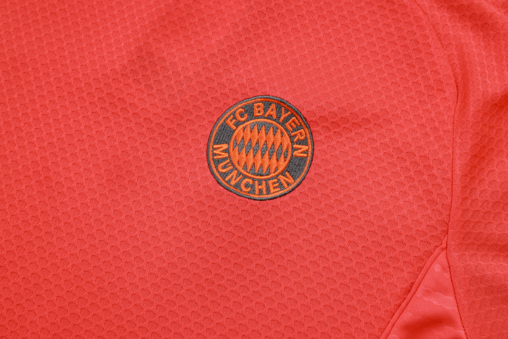 Bayern Munich Training Jersey Kit Orange 2025/26 - Image 5