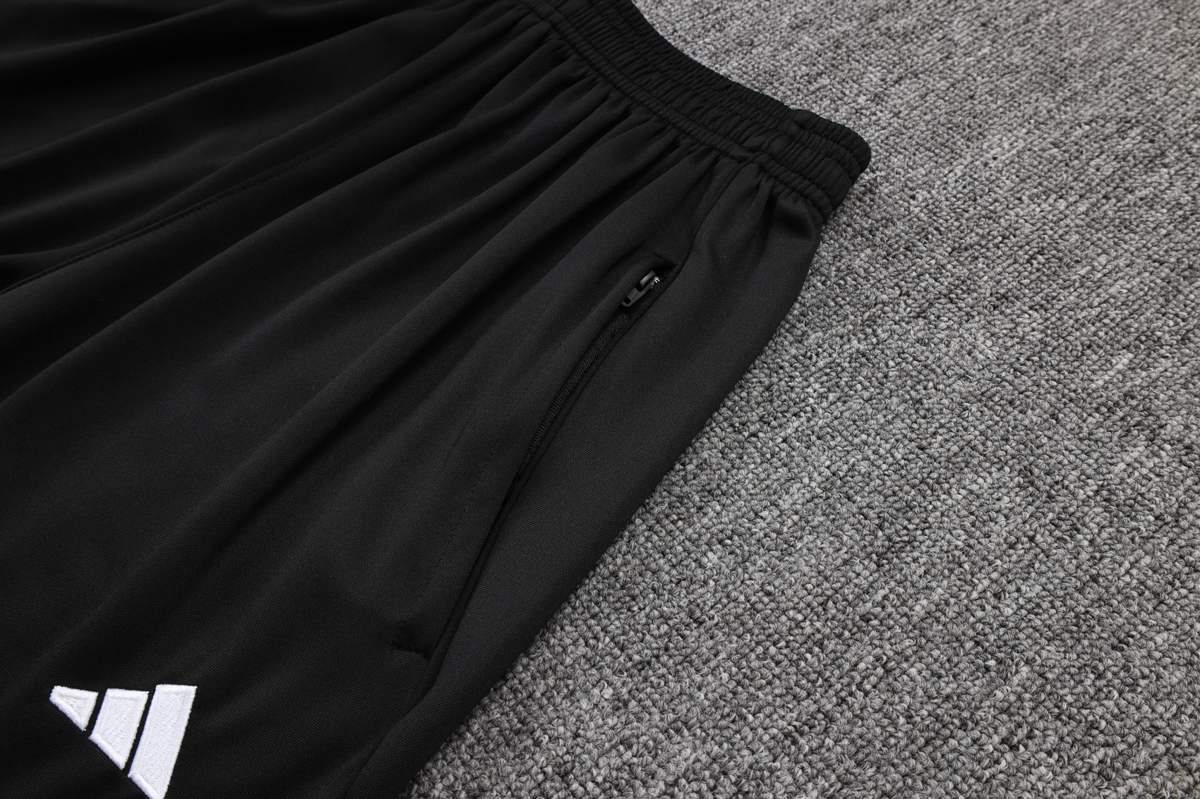 Manchester United Training Kit (Polo+Pants) Grayish Purple 2025/26 - Image 5