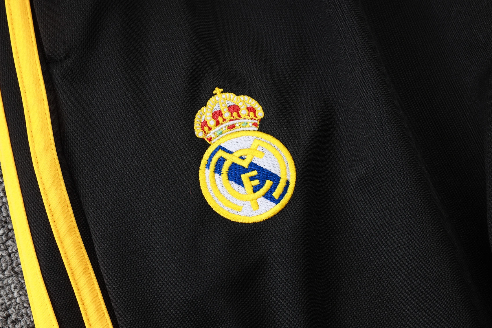 Real Madrid Training Kit (Jacket+Pants) Black 2025/26 - Image 3