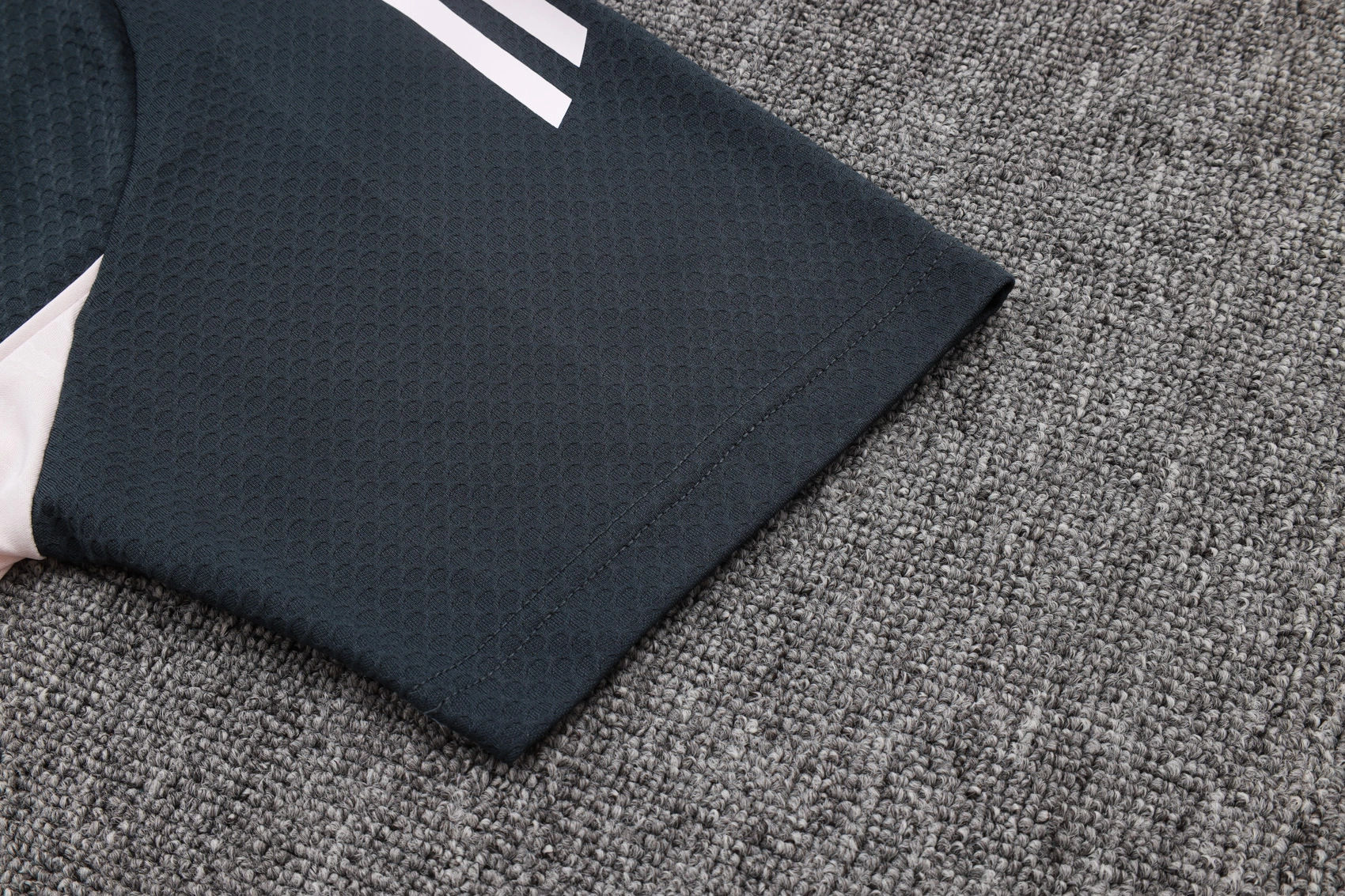 Real Madrid Training Kit (Polo+Pants) Gray 2025/26 - Image 3