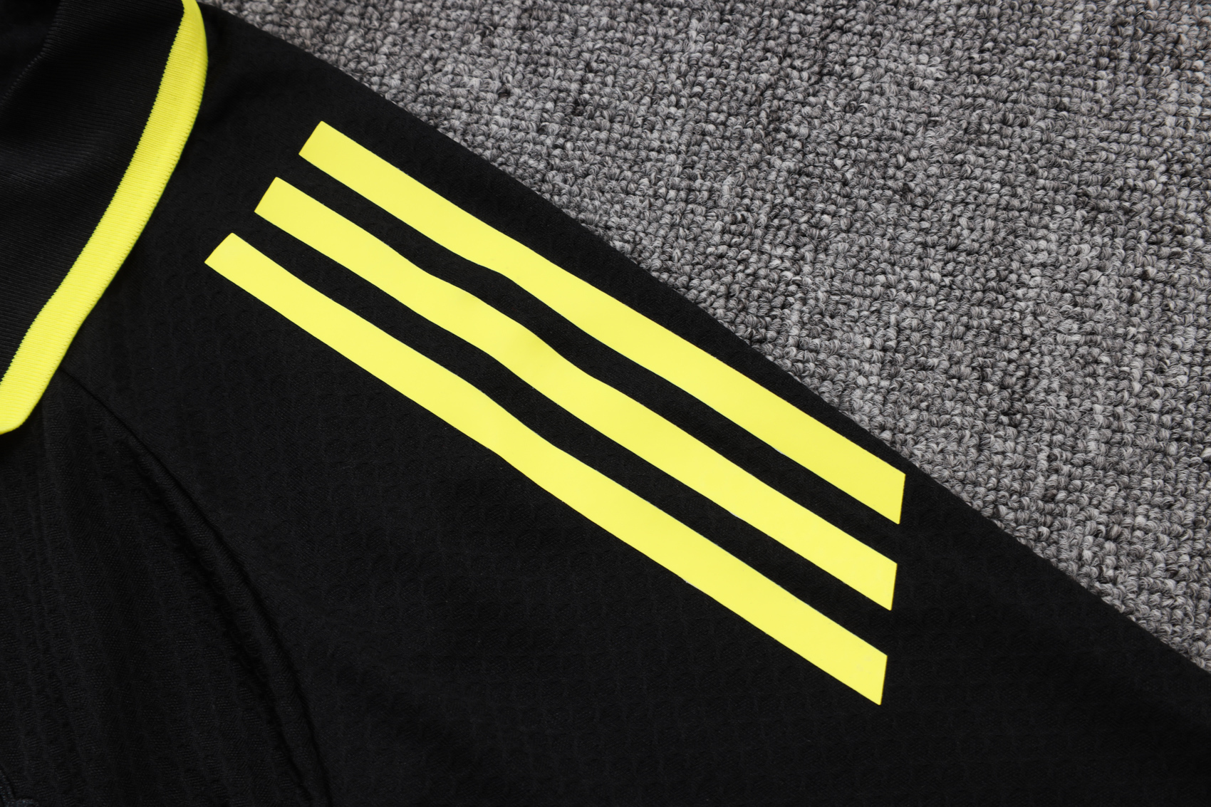 Manchester United Training Kit (Polo+Pants) Black 2025/26 - Image 3