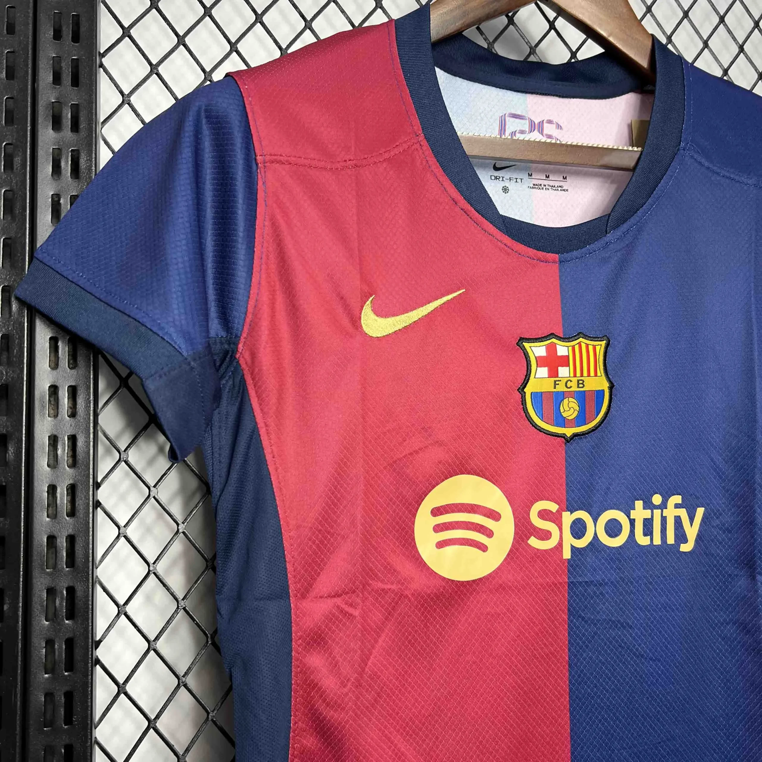 Barcelona Home Women's Soccer Jersey 2024/25 - Image 3