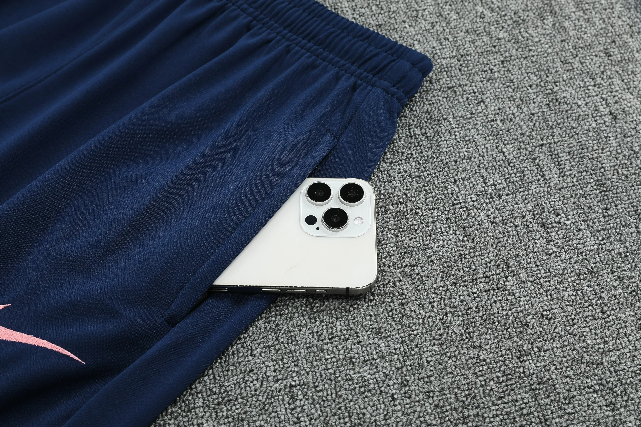 Atletico Madrid Training Kit (Polo+Pants) 2025/26 - Image 4