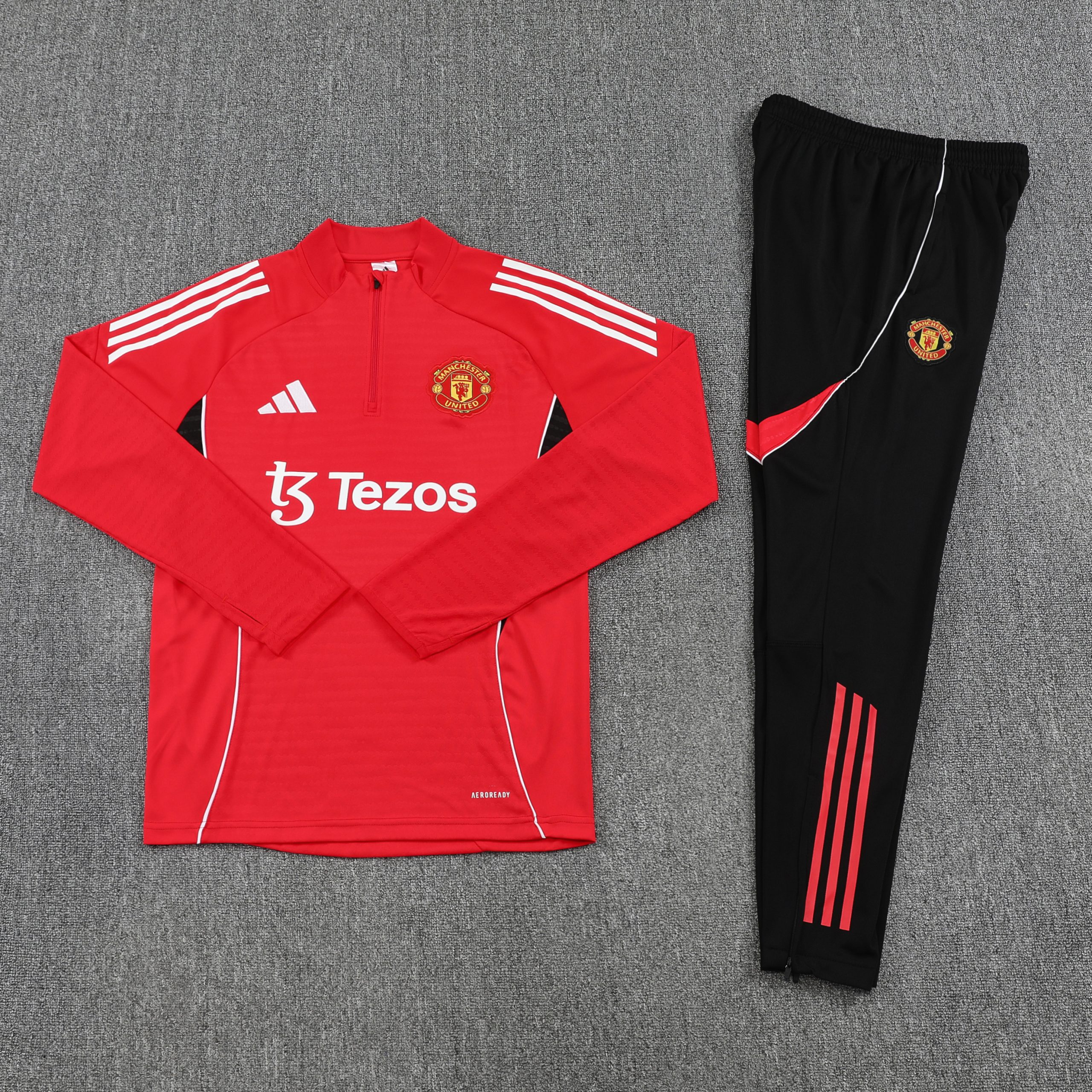 Manchester United Training Kit (Sweatshirt+Pants) Red 2025/26 - Player Version - Image 5