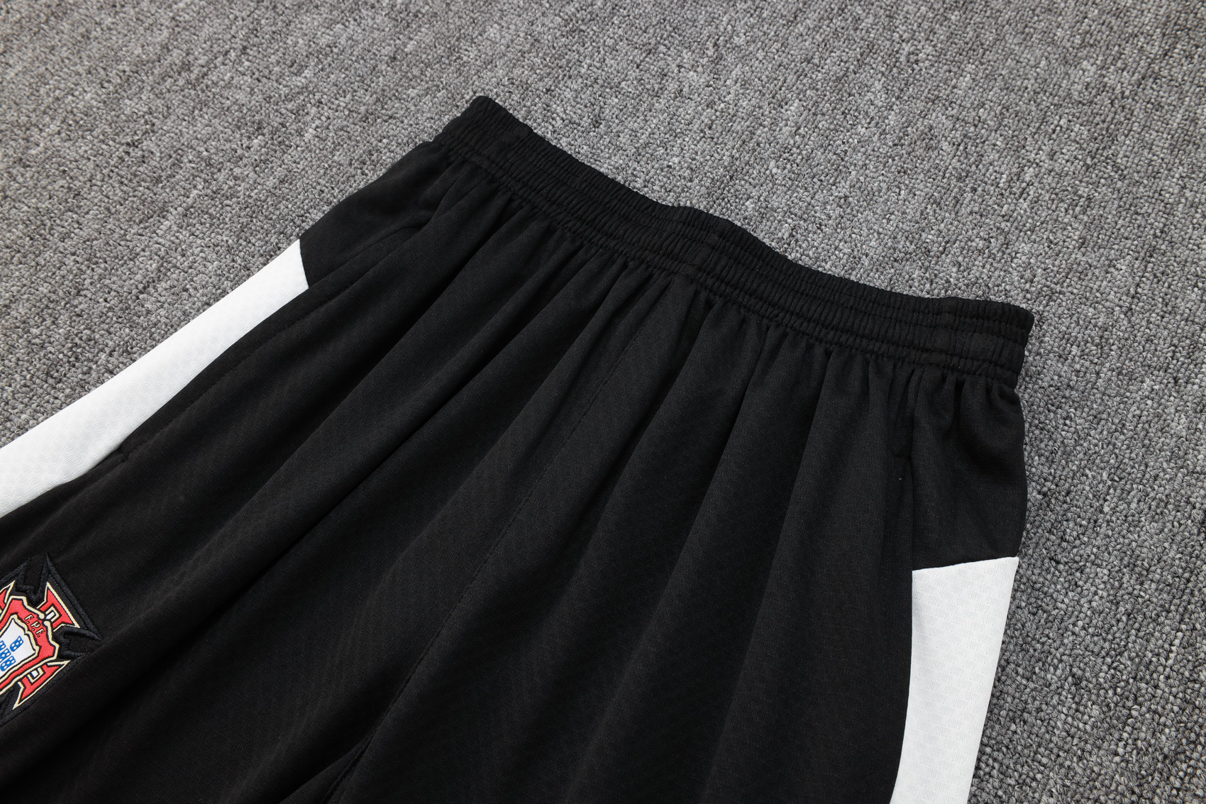 Portugal Training Kit (Sweatshirt+Pants) Black 2025 - Image 5