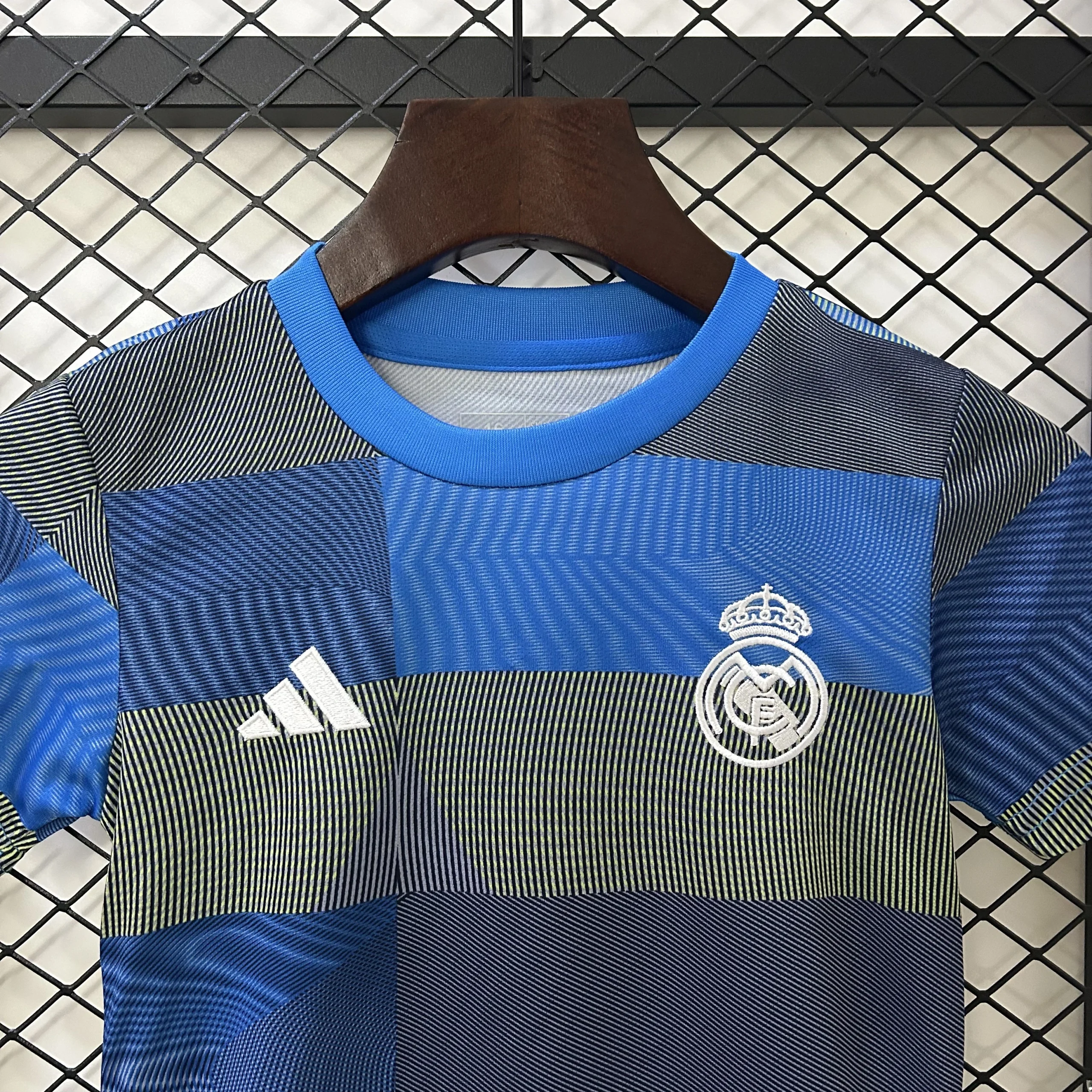 Real Madrid Soccer Jersey Training Kids Kit Jersey+Shorts 2025/26 - Image 5