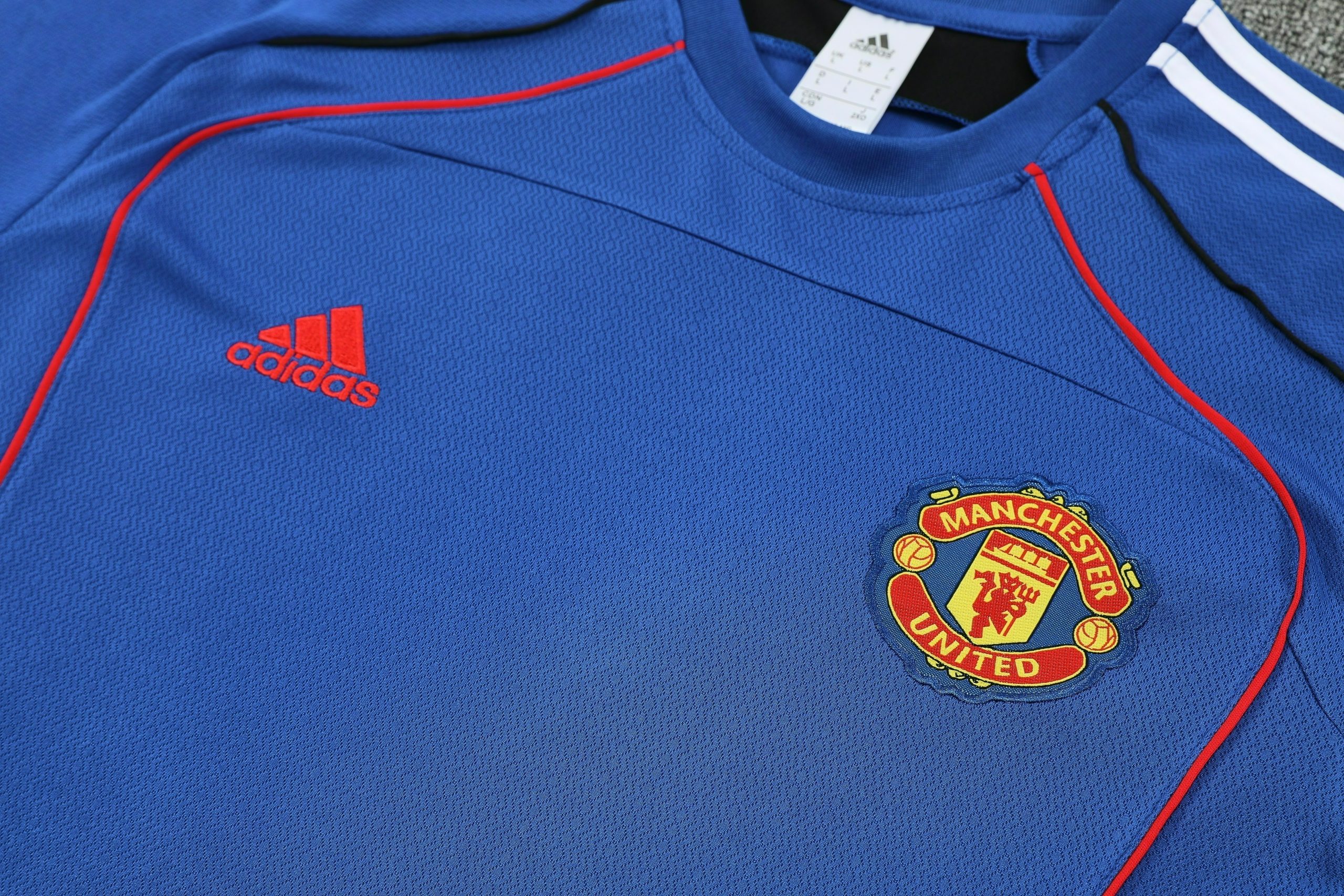 Manchester United Training Jersey Kit Blue 2025/26 - Image 4