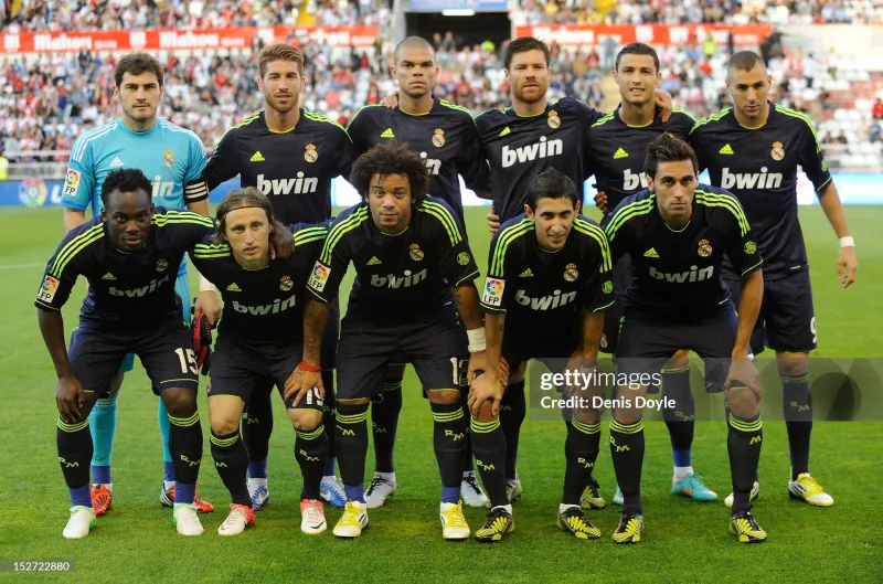 Real Madrid Retro Jersey Away Soccer Shirt 2012/13 - Image 6