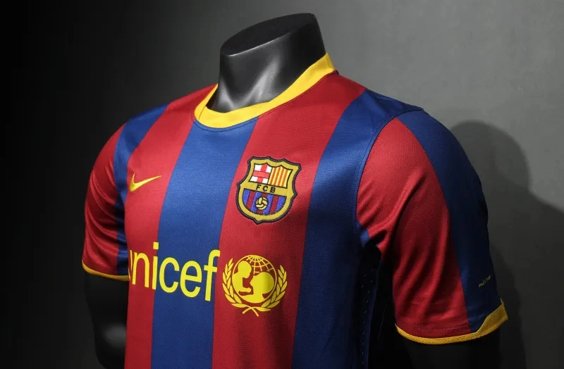 Barcelona Retro Jersey Home Soccer Shirt 2010-11 - Image 2