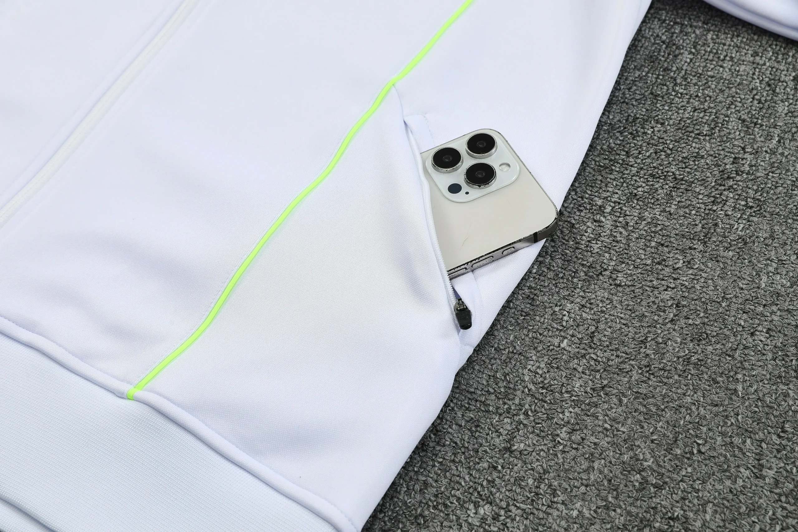 Real Madrid Training Kit (Jacket+Pants) White 2025/26 - Image 4