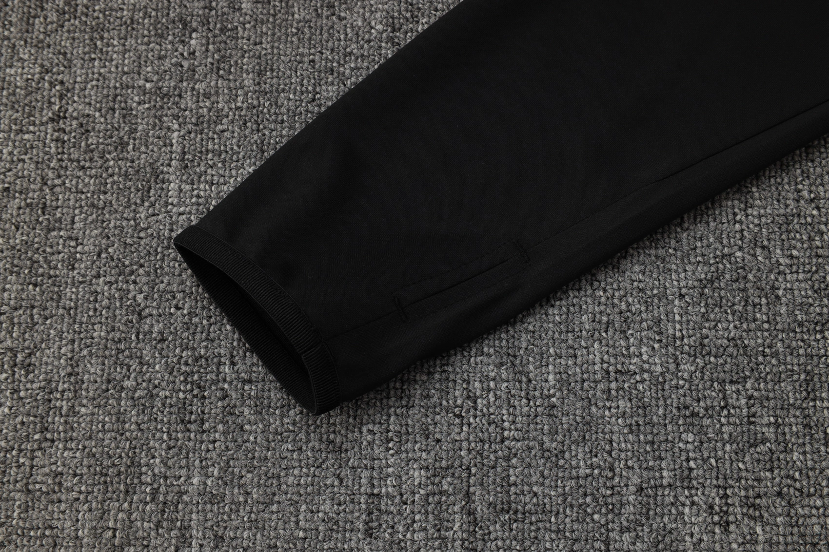 Real Madrid Training Kit (Sweatshirt+Pants) Black 2025/26 - Image 5