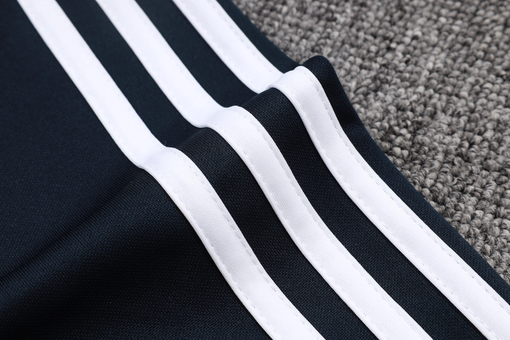 Real Madrid Training Kit (Jacket+Pants) Cyan 2025/26 - Image 2