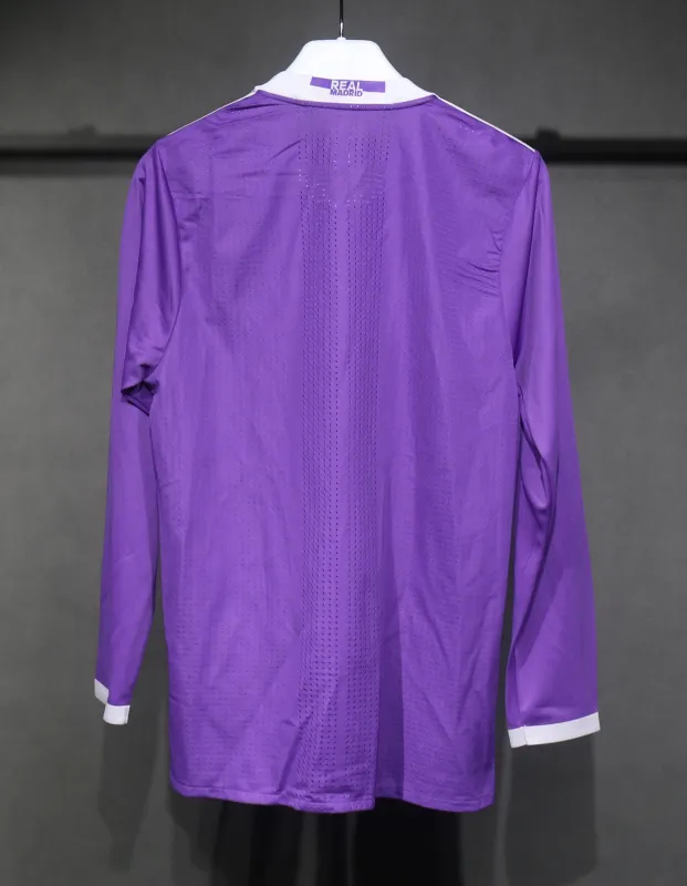 Real Madrid Retro Jersey Away Long Sleeve Soccer Shirt 2016/17 - Image 4