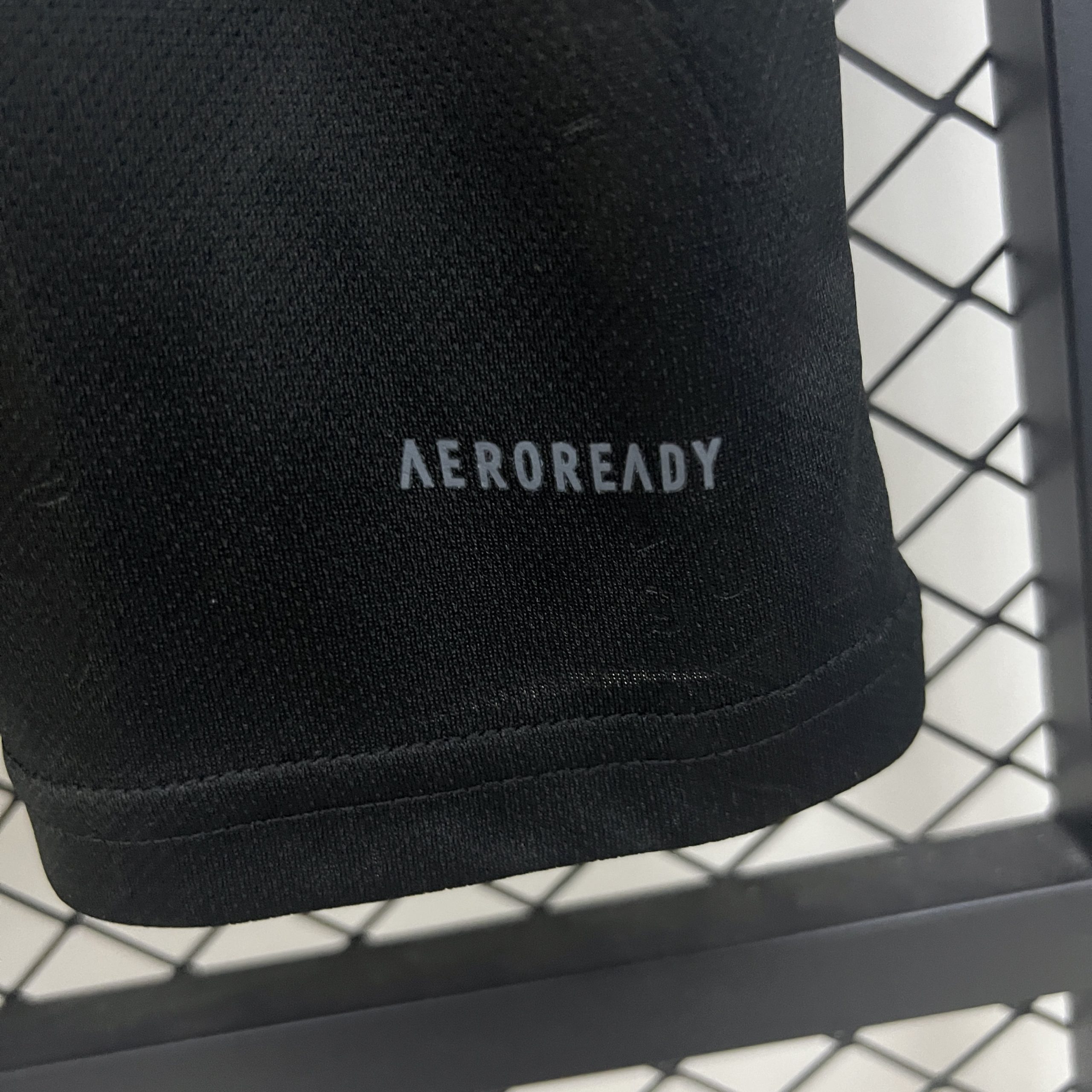 Manchester United Third Away Football Jersey Shirt 2025/26 - Image 4