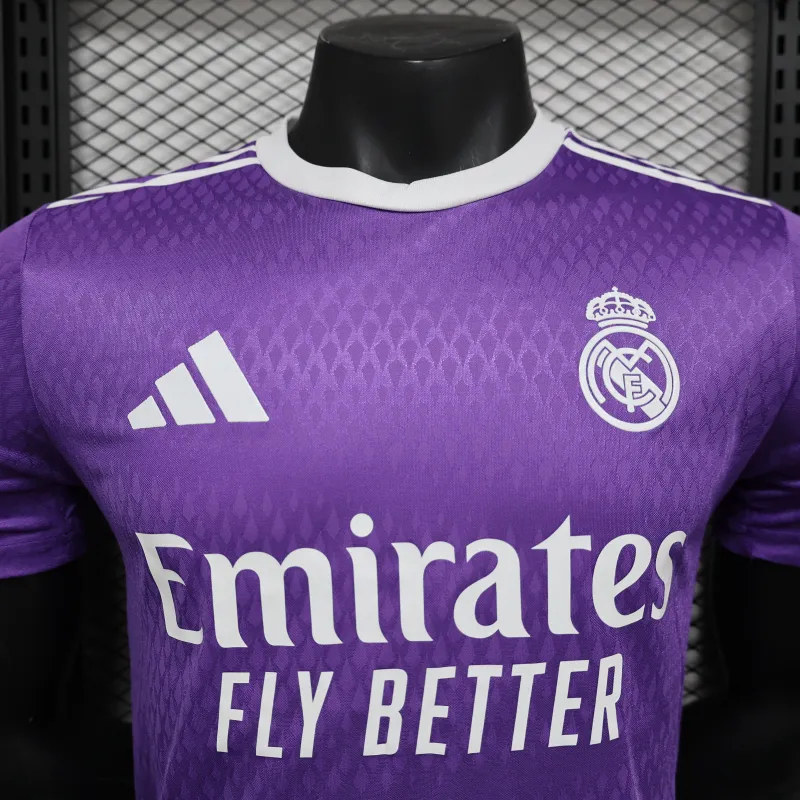 Real Madrid Retro Jersey Away Soccer Shirt 2016/17 - Image 3