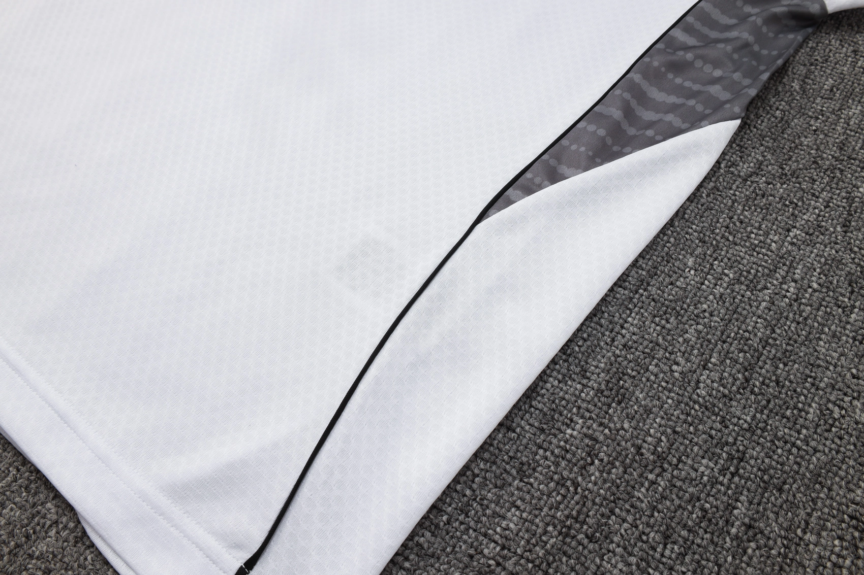 Real Madrid Training Kit (Polo+Pants) White 2025/26 - Image 4