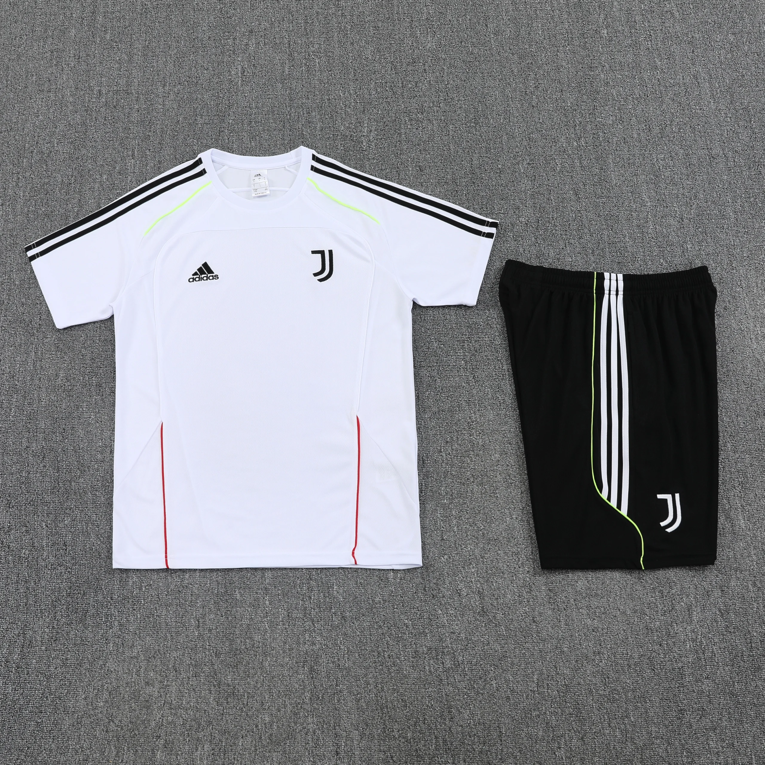 Juventus Training Jersey Kit White 2025/26 - Image 4
