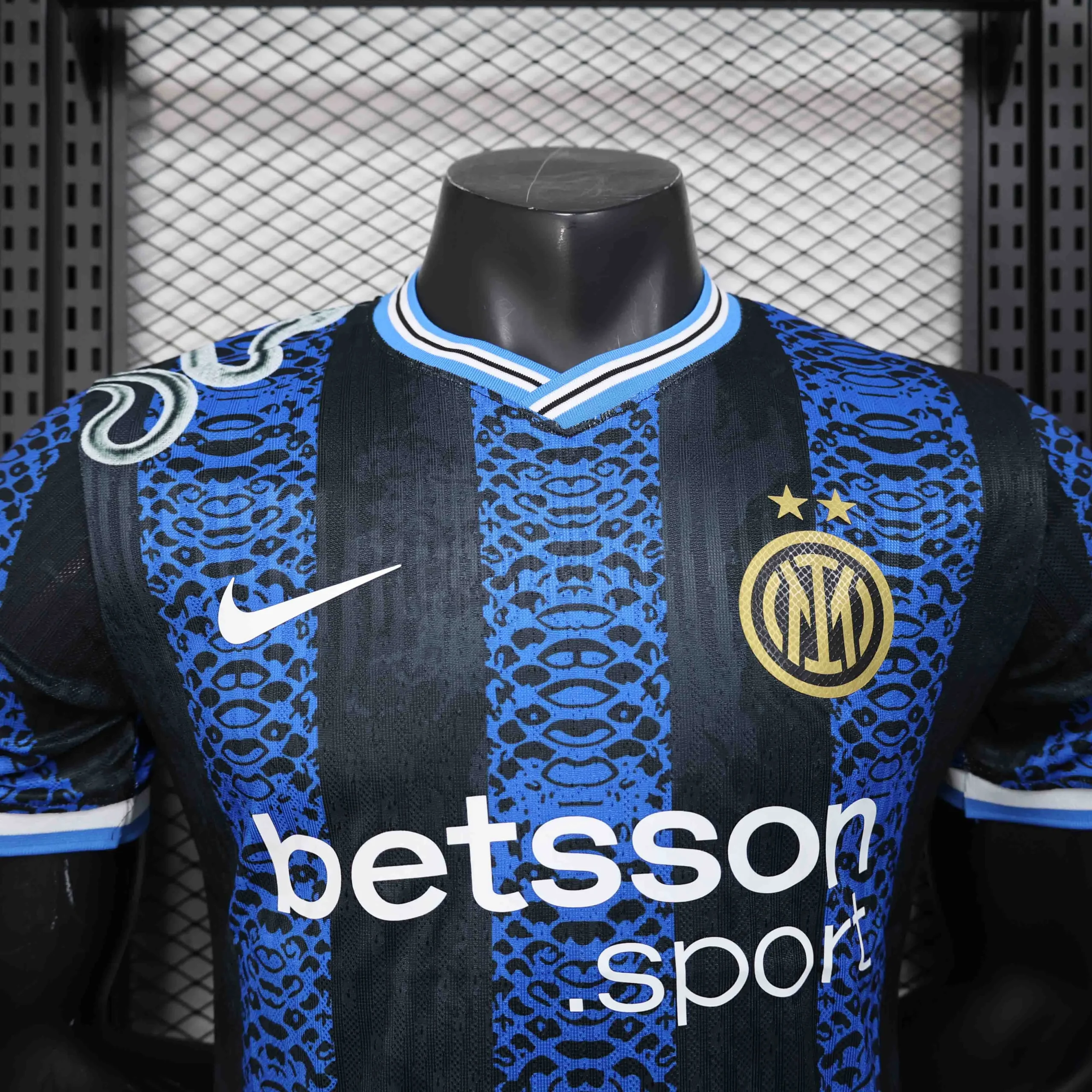 Soccer Jersey Inter Milan Snake Special Edition Shirt 2025/26 - Image 3