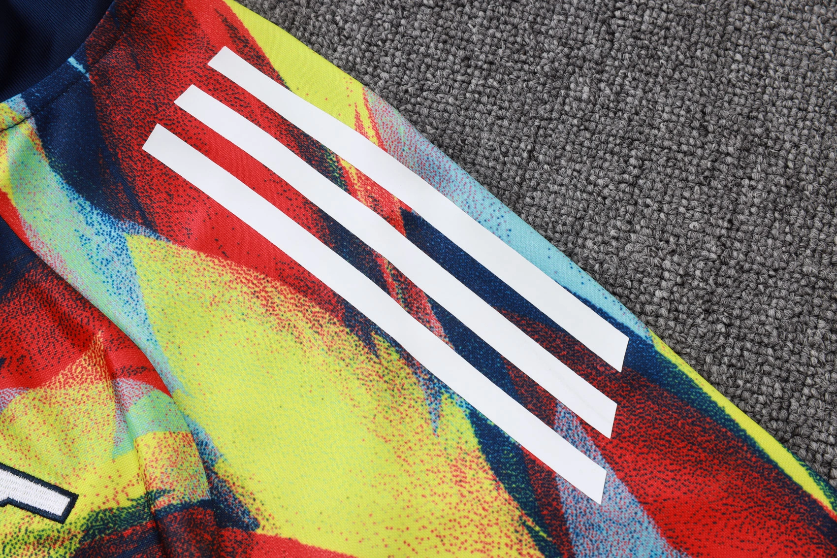 Arsenal Training Kit (Jacket+Pants) Colorful 2025/26 - Image 2