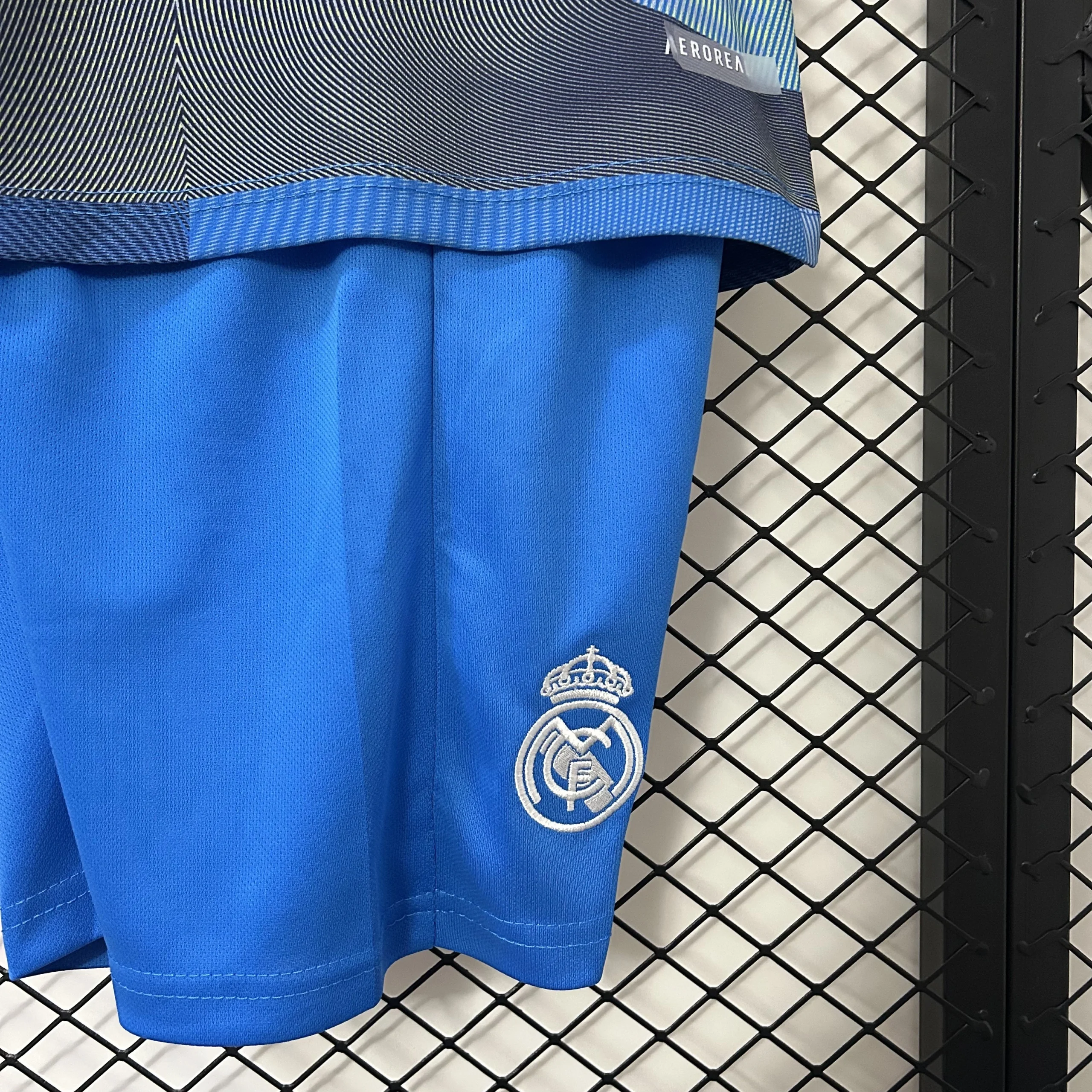 Real Madrid Soccer Jersey Training Kids Kit Jersey+Shorts 2025/26 - Image 6