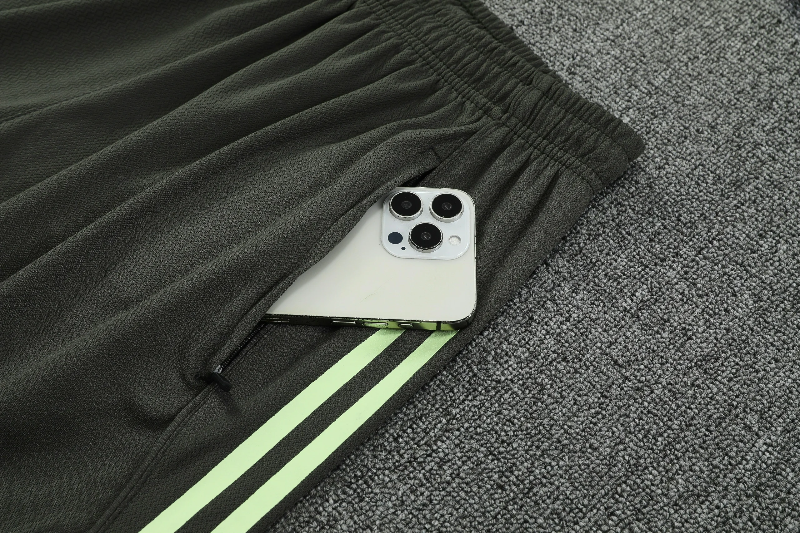 Real Madrid Sleeveless Training Kit 2025/26 - Image 4