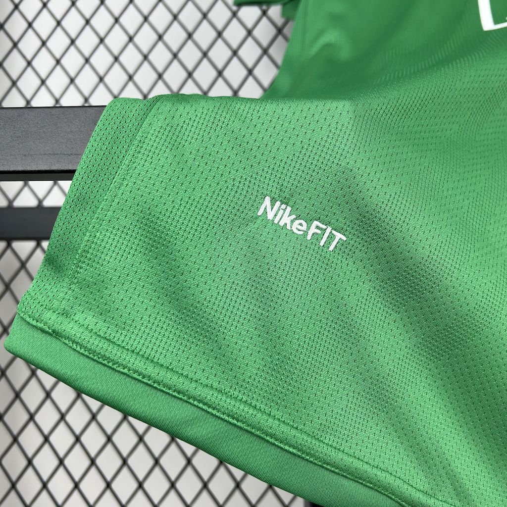 Manchester United Retro Green Goalkeeper Football Jersey Shirt 2007/08 - Image 6